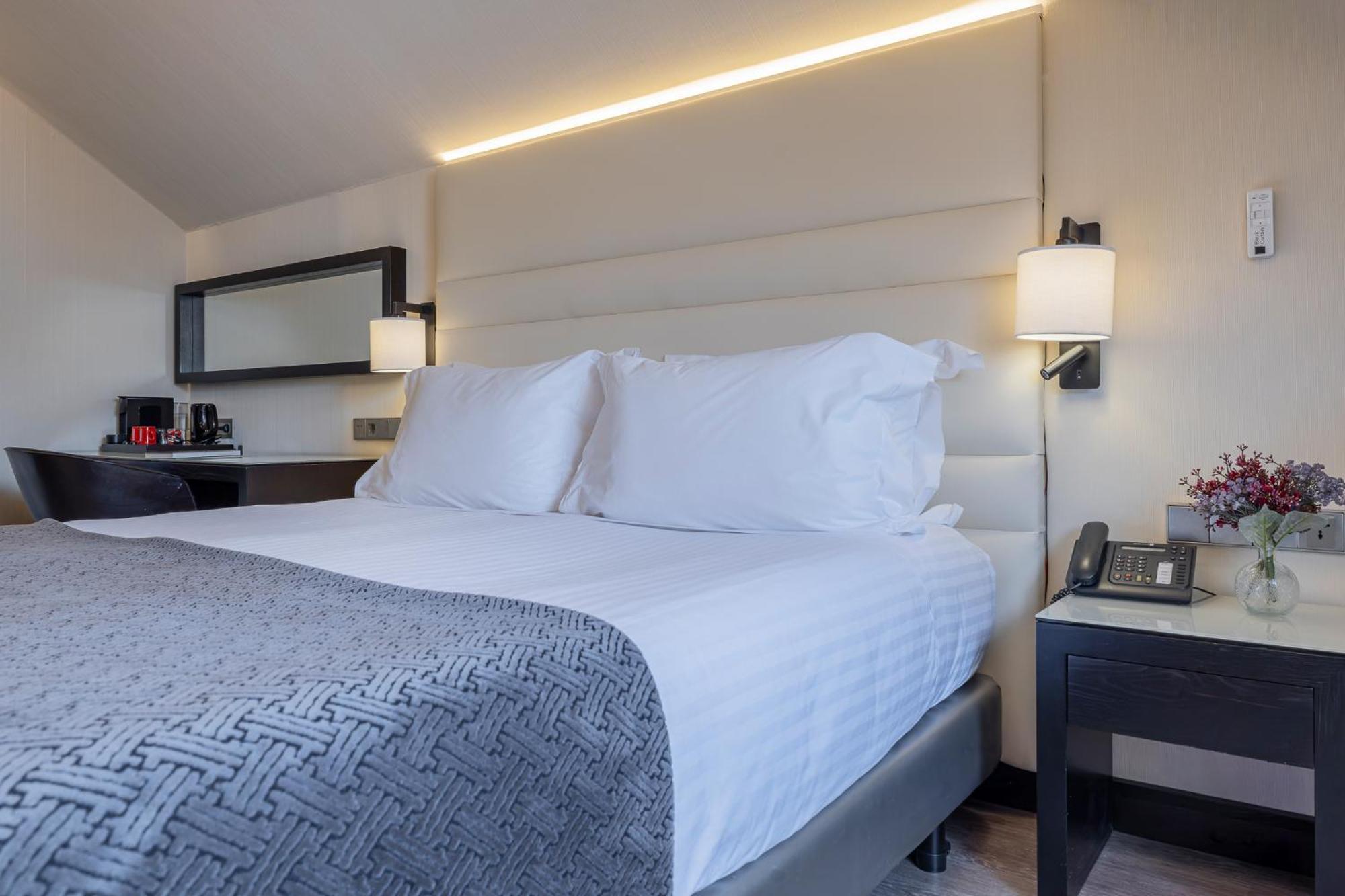 Superior Room Street View