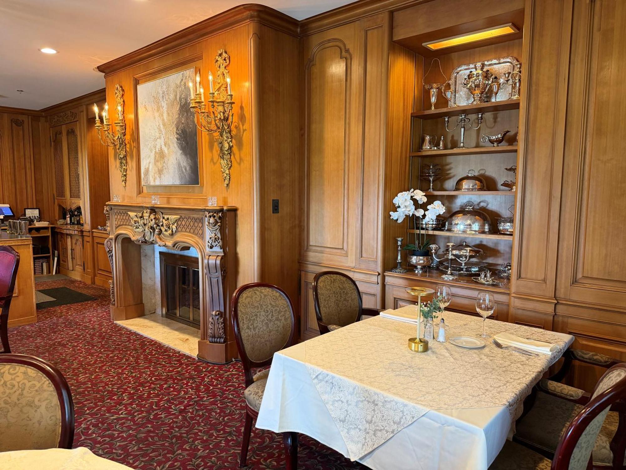 King Room,1765766914:JPEG