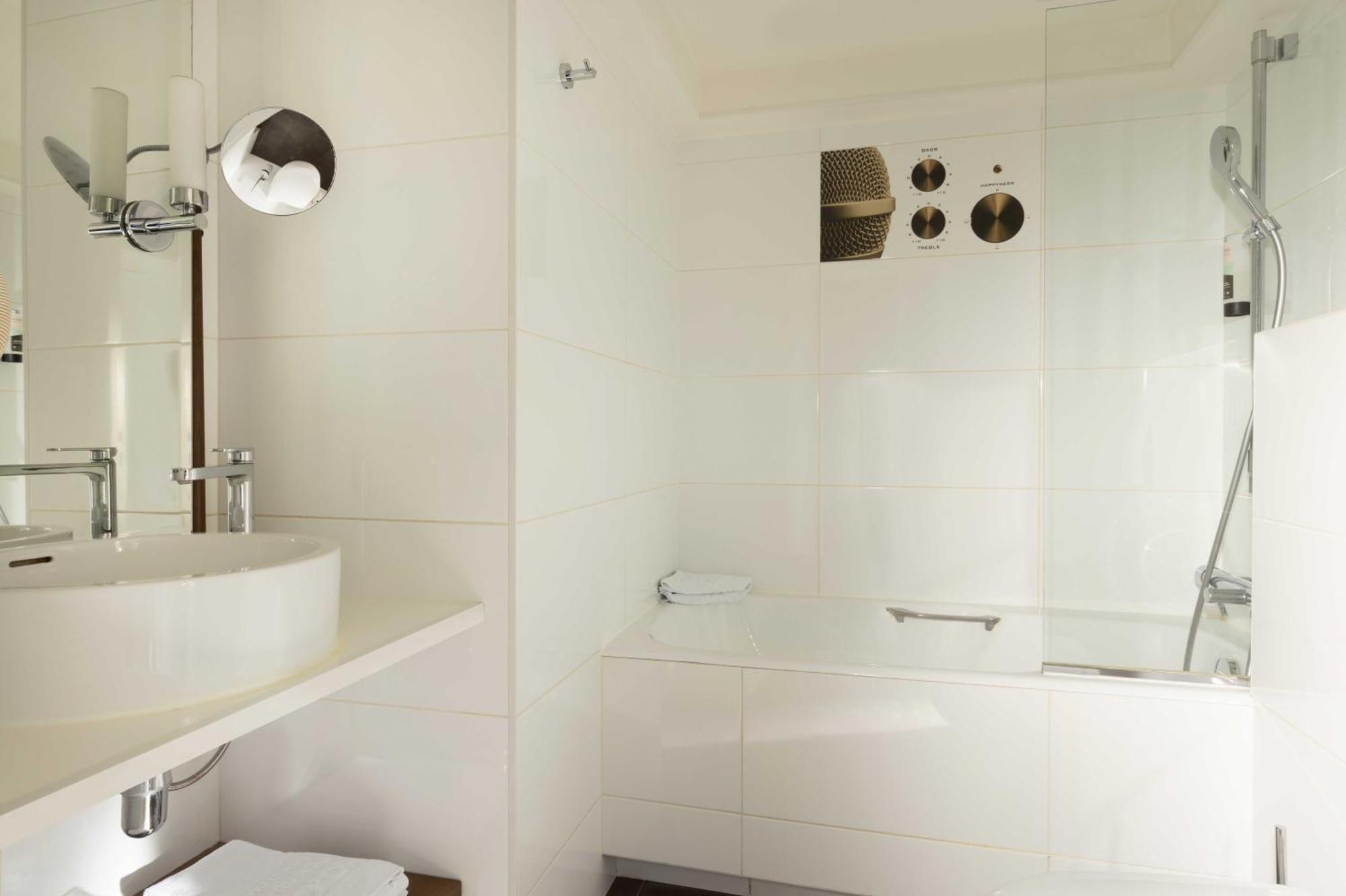 Two Connecting Double Rooms