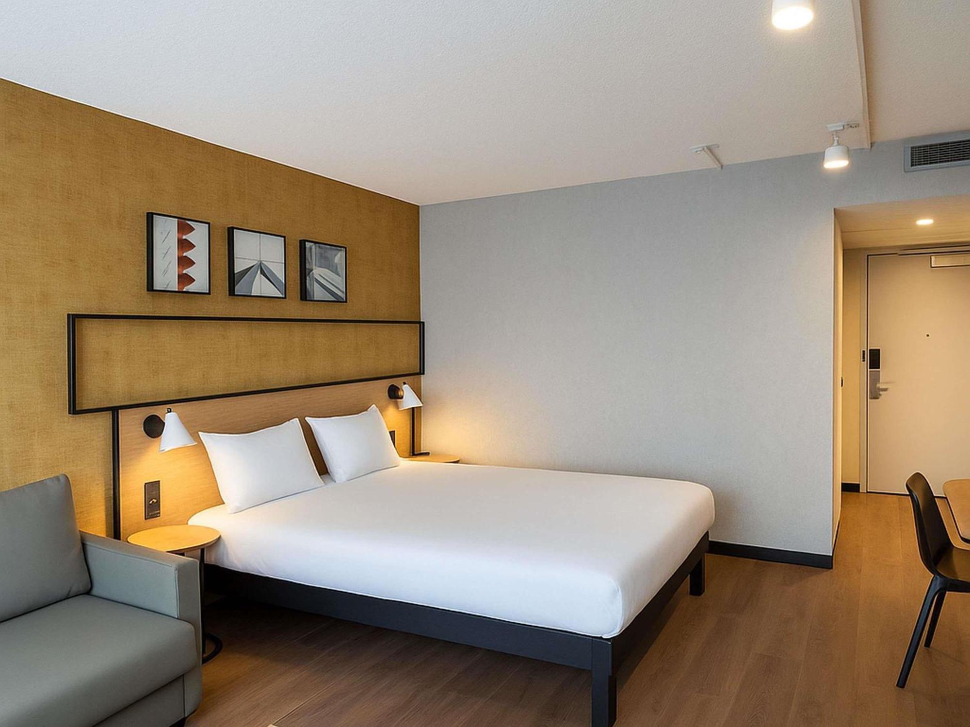 Premium Room 1 King Bed 1 Sofa Bed