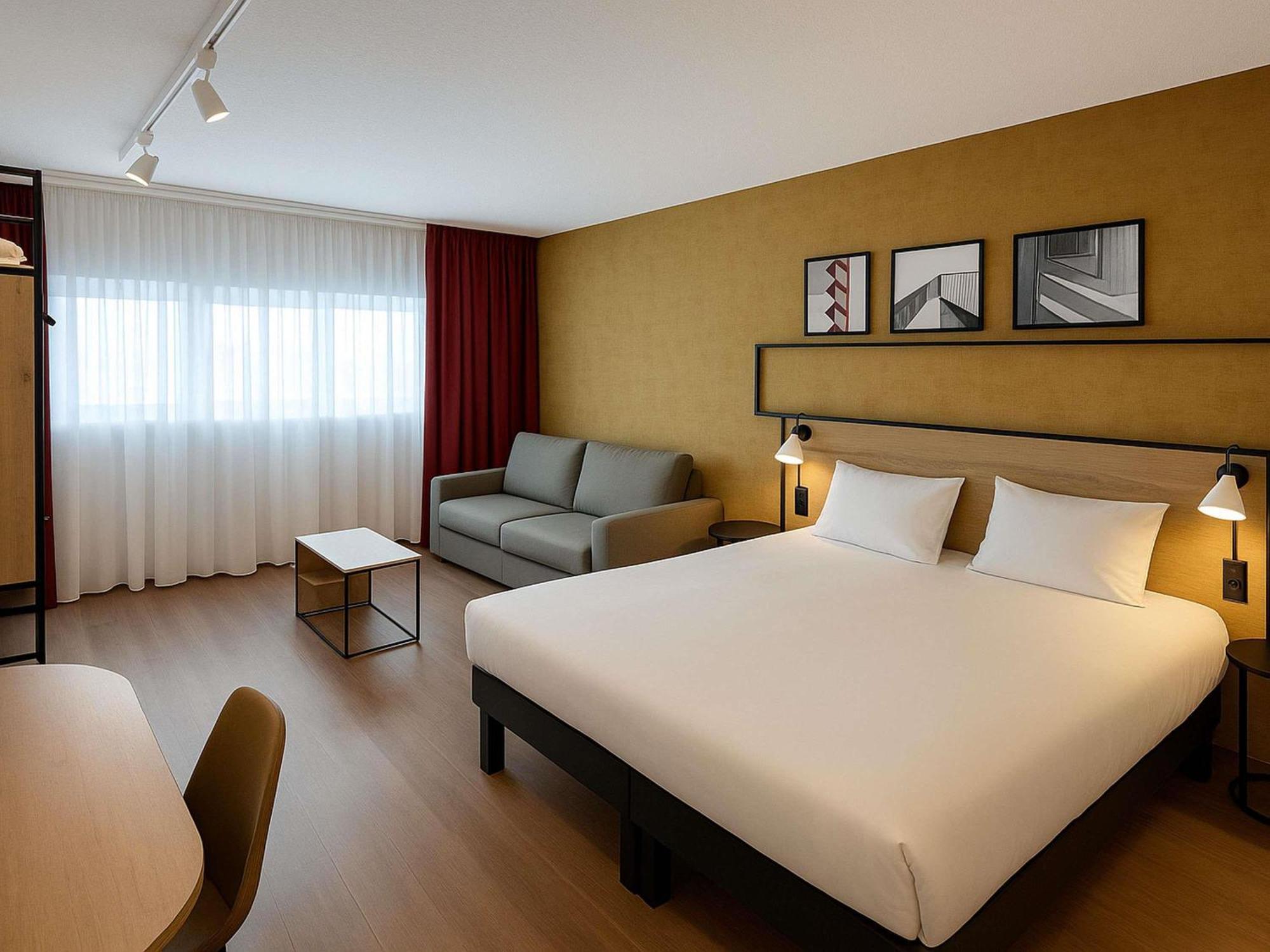 Premium Room 1 King Bed 1 Sofa Bed
