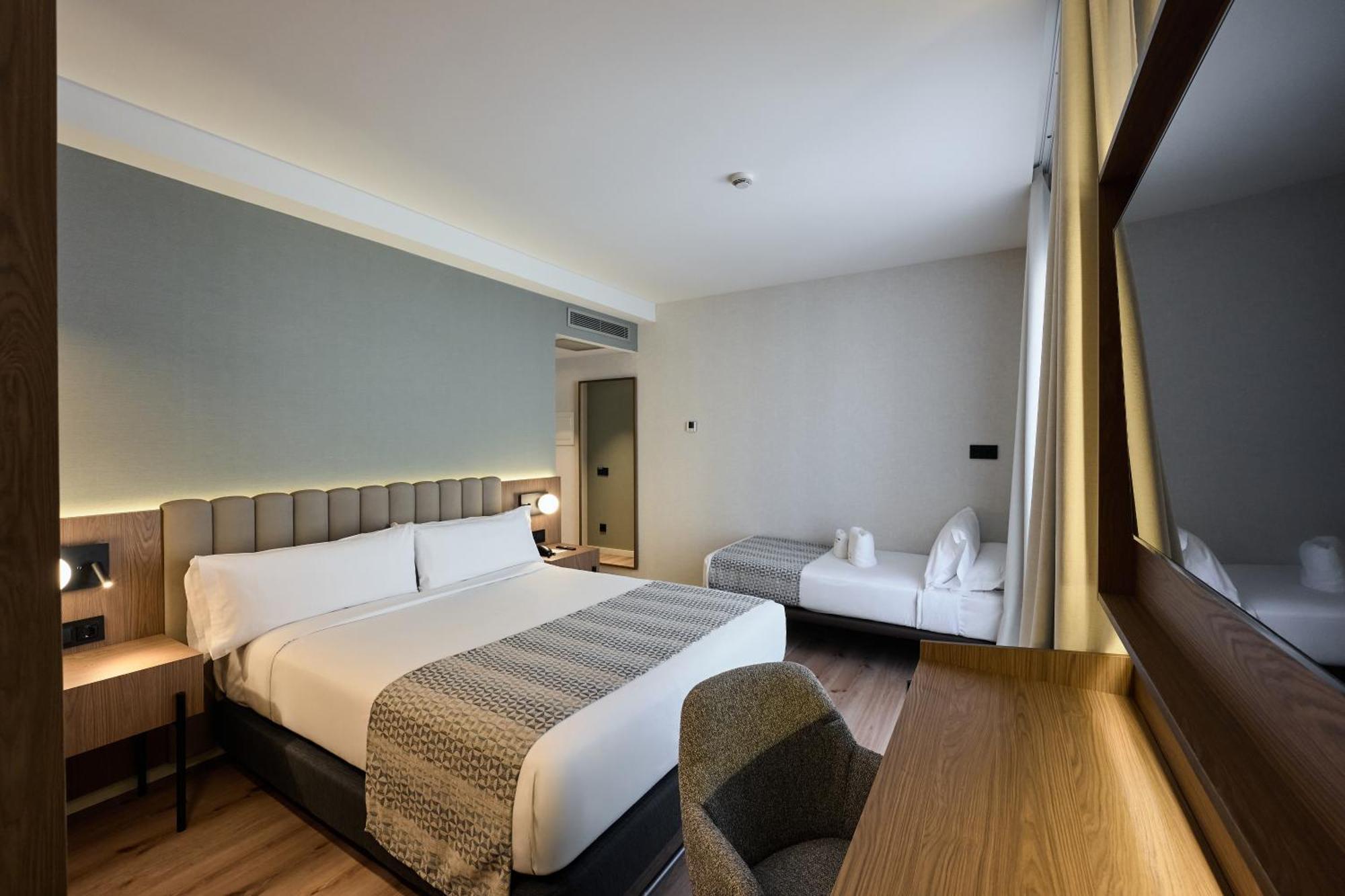 Premium Triple Room