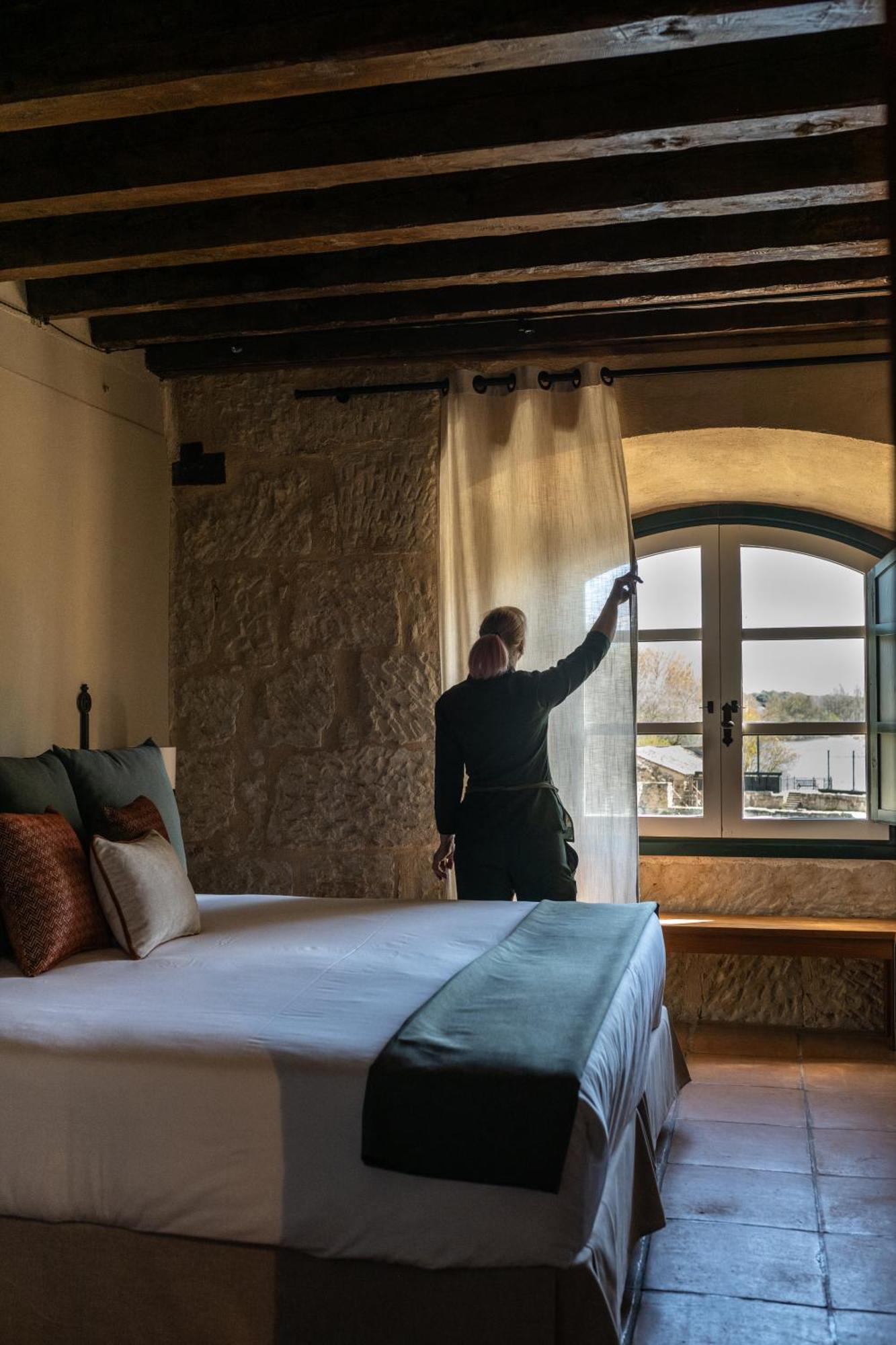 Double Room,1765817288:JPEG