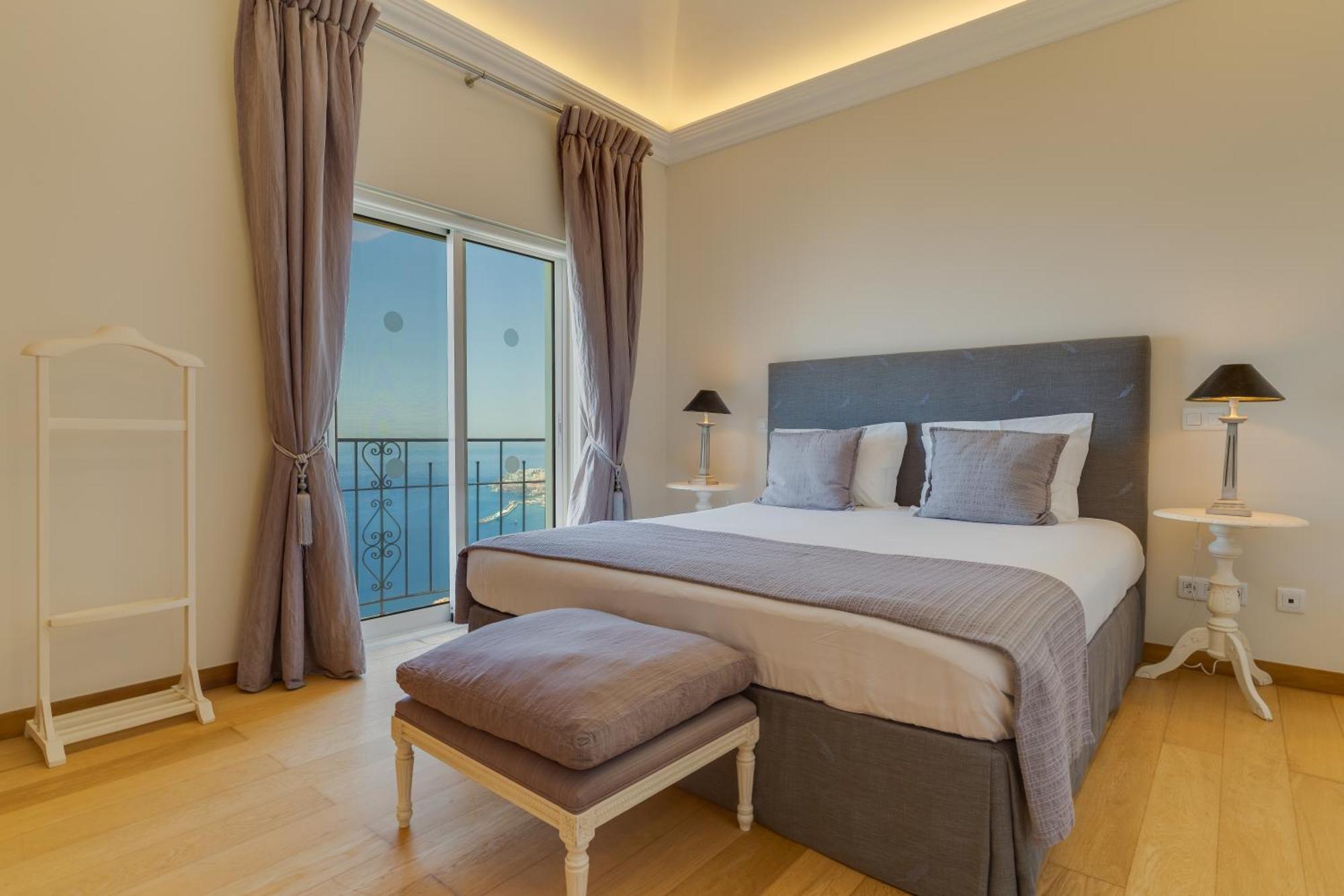 Three-Bedroom Villa Sea View
