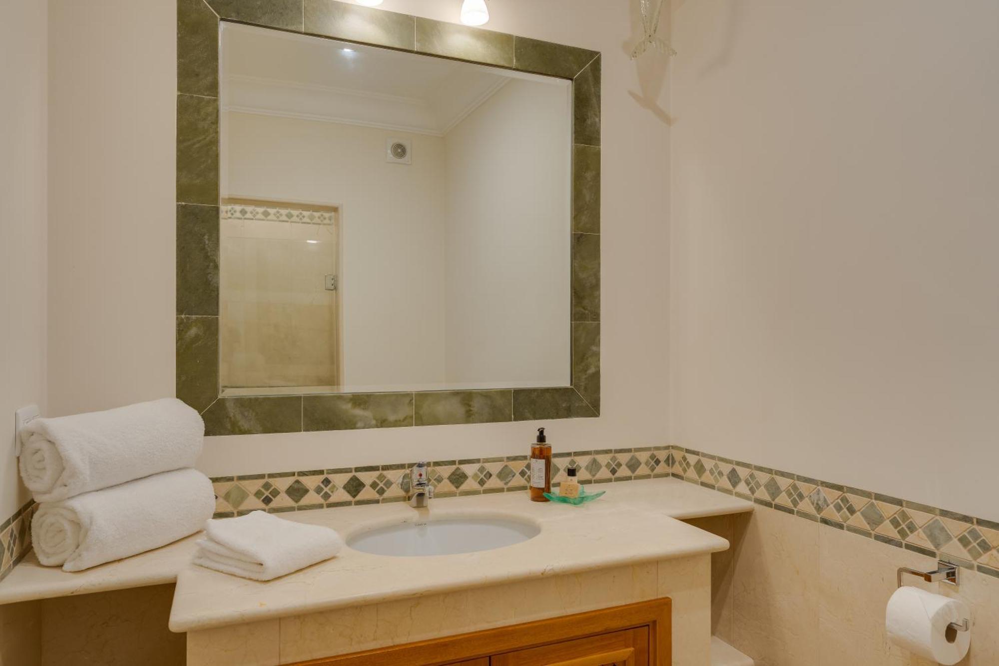 Two-Bedroom Apartment Sea View
