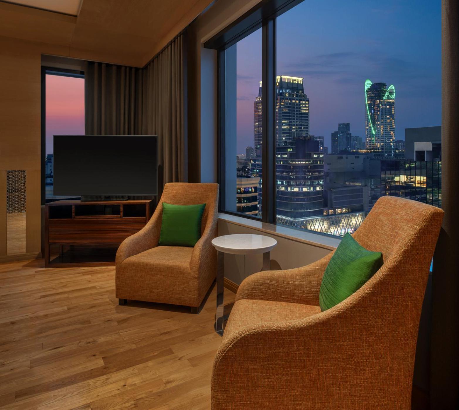 Executive Club Room King Bed High Floor