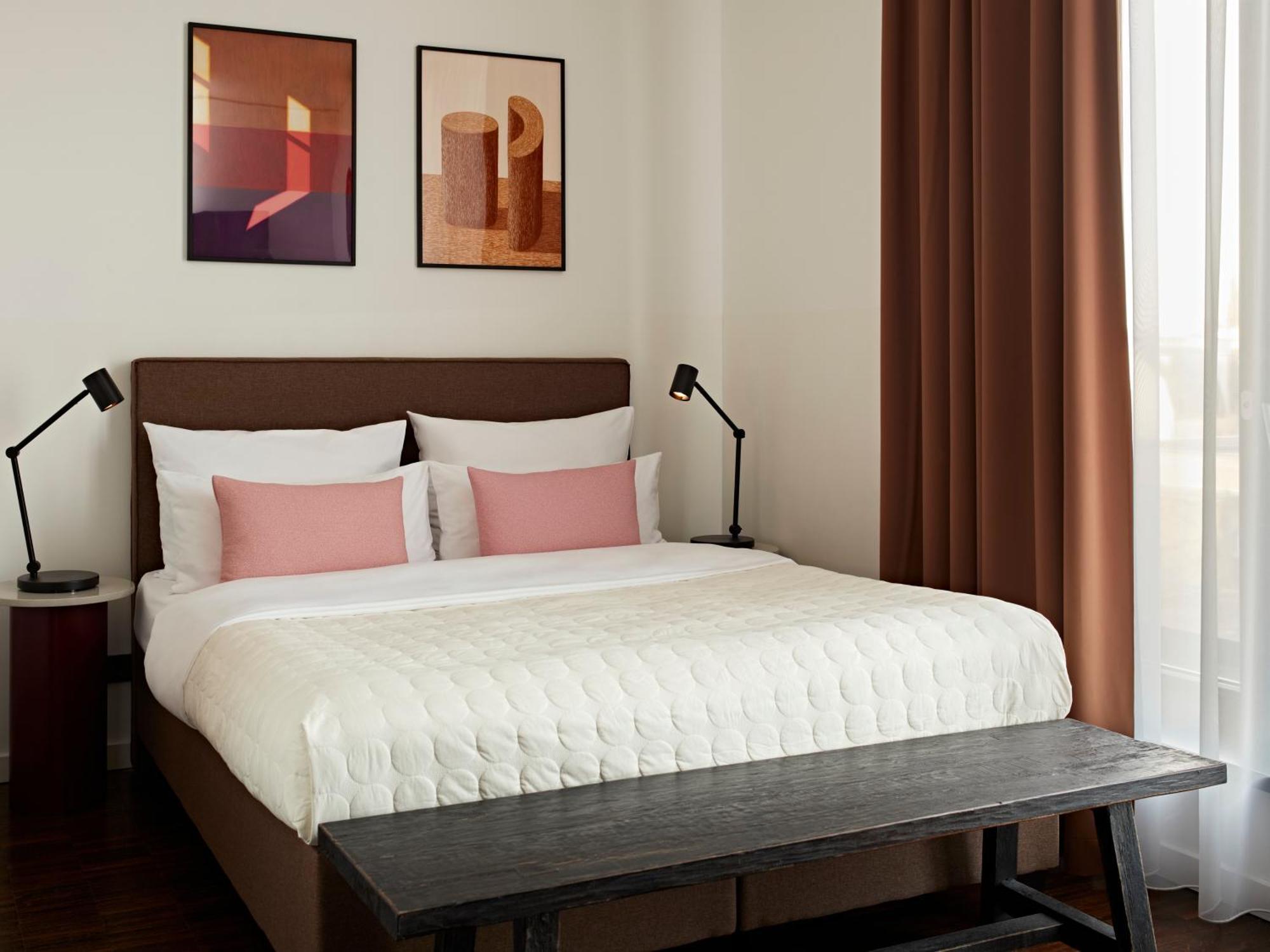 Medium Room