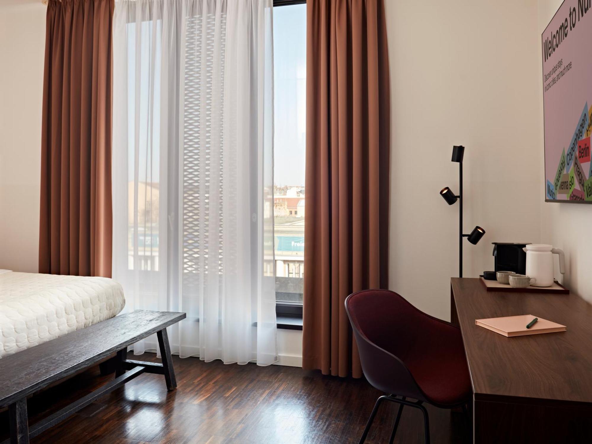 Medium Room