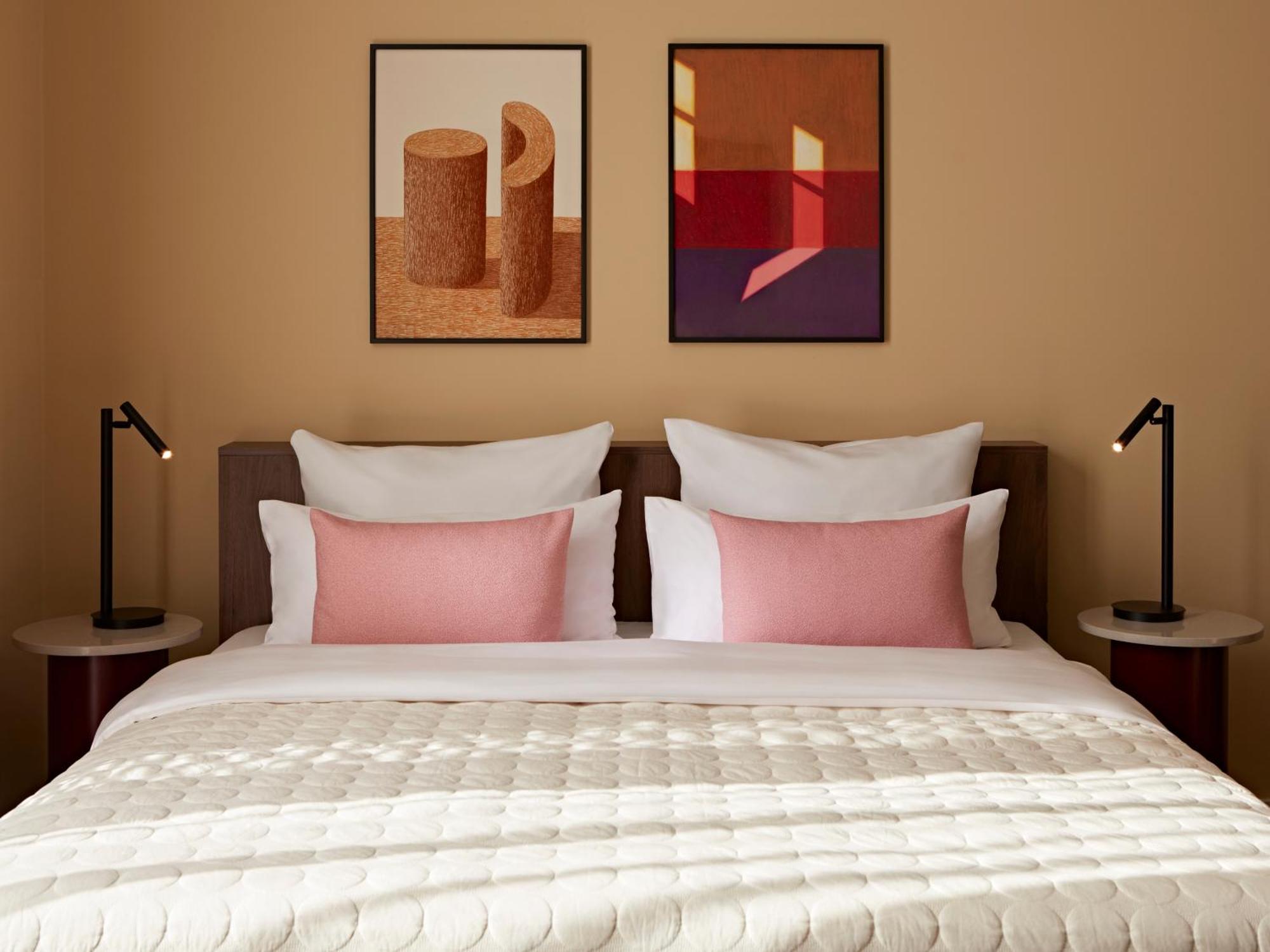 Medium Room