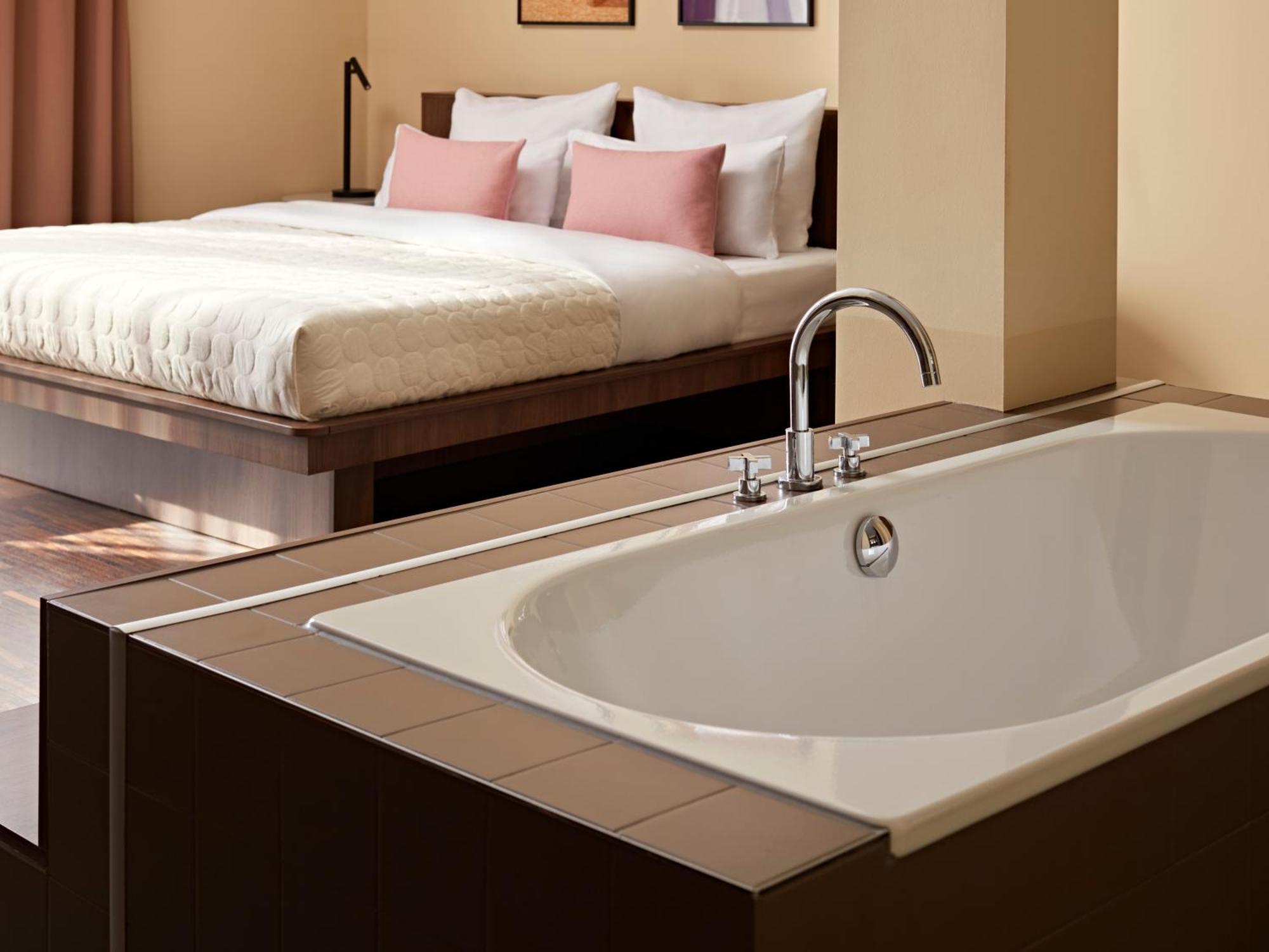 Large Room Bathtub
