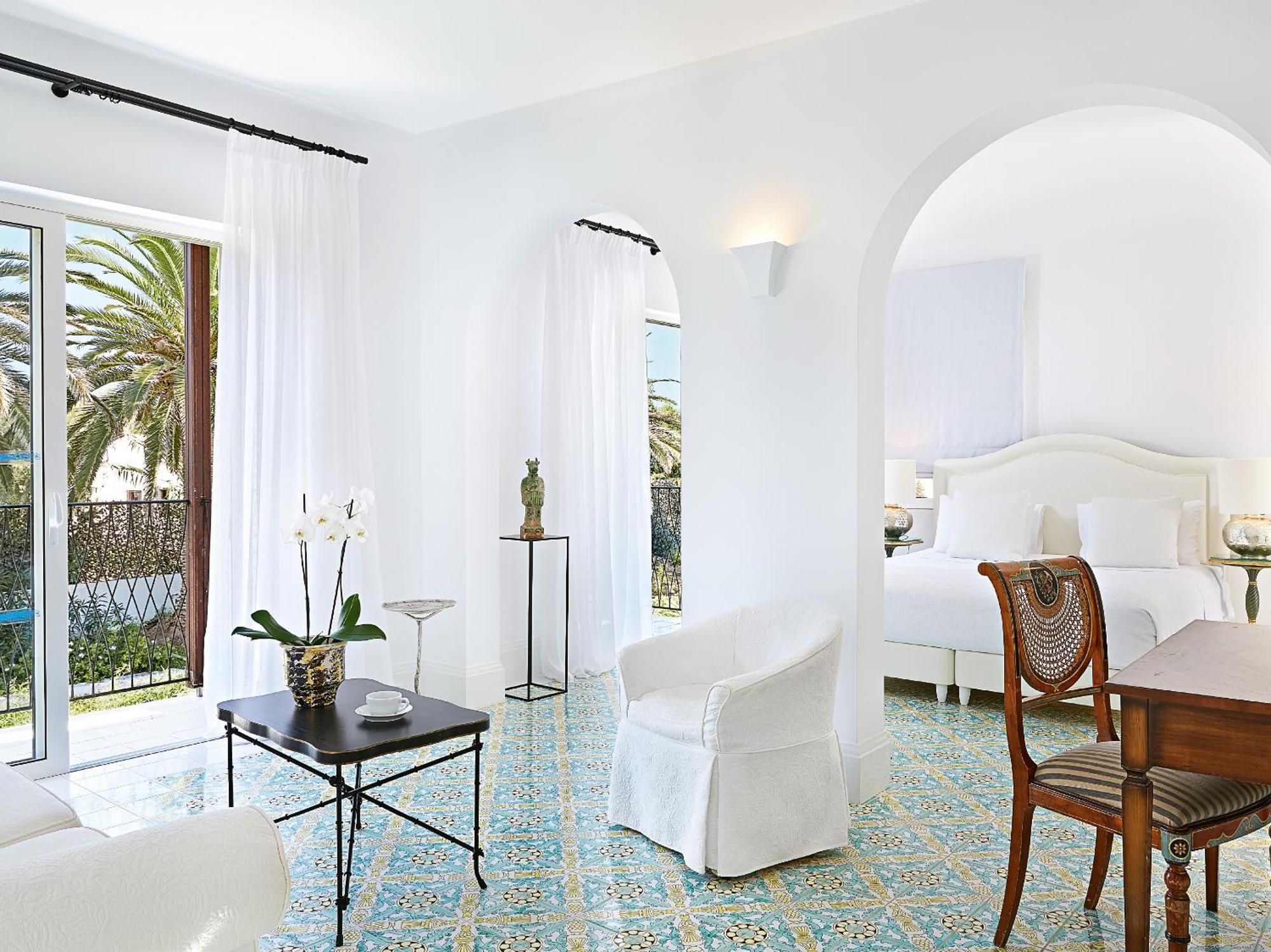Deluxe Bungalow Suite