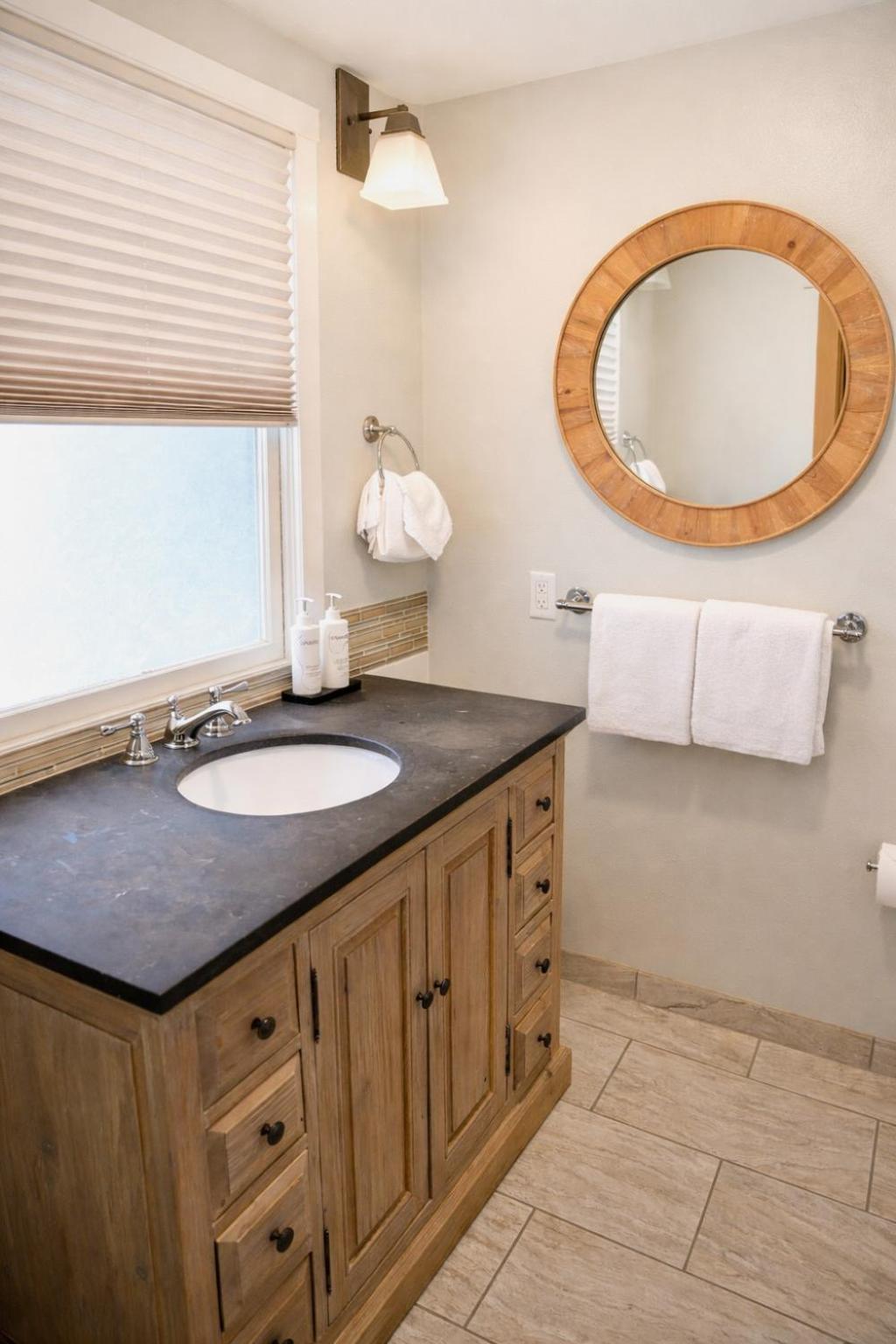 Ranch House Single King Bed