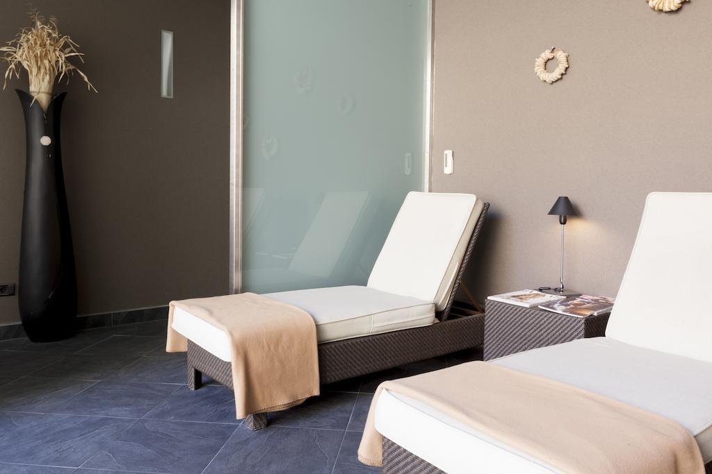 Deluxe Double or Twin Room Spa Access