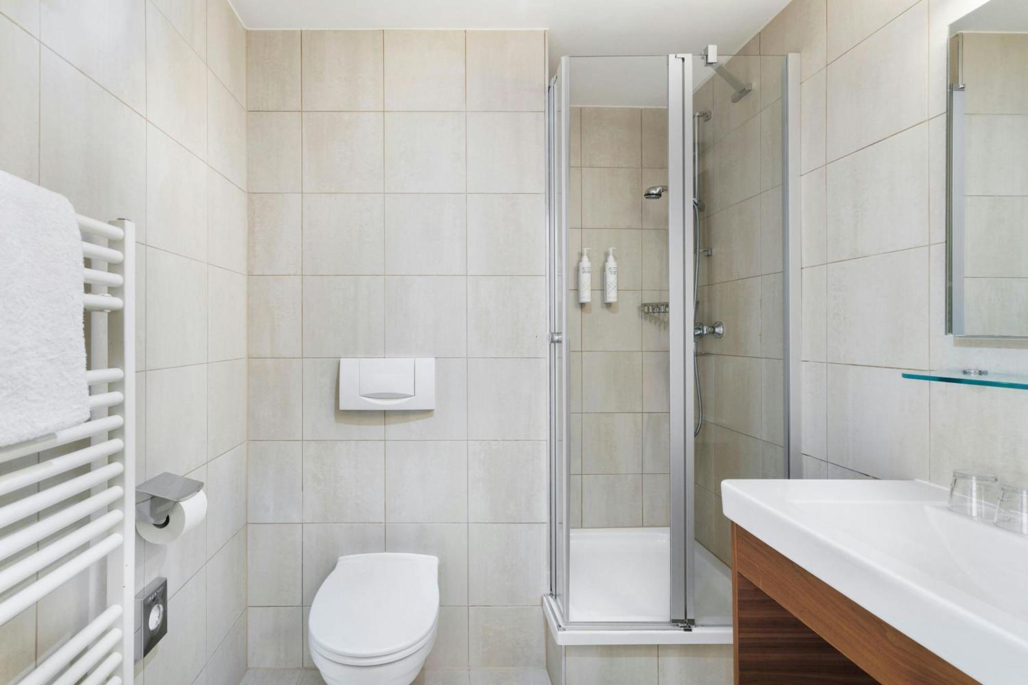 Standard Queen Guest Room
