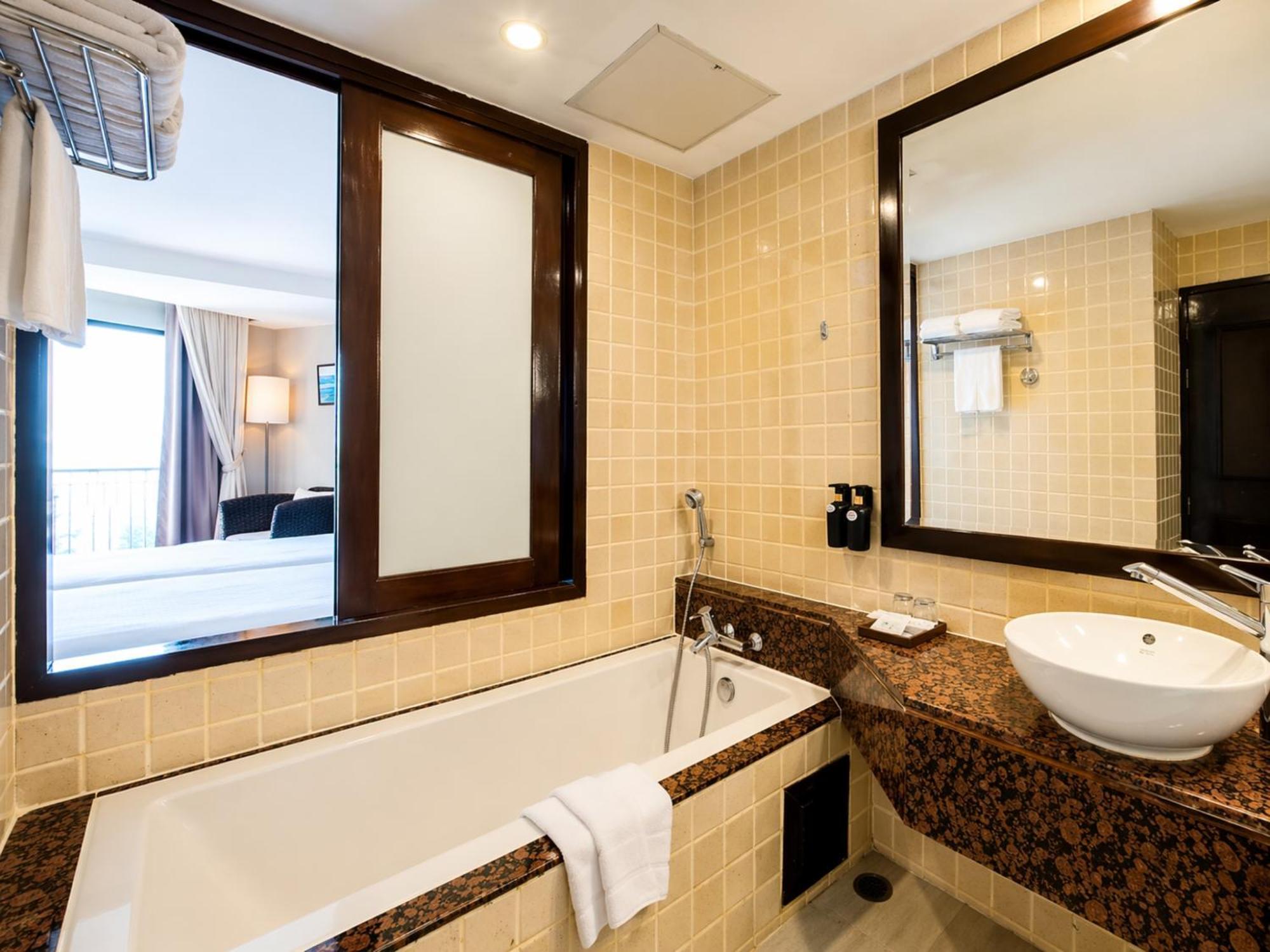 Deluxe Double or Twin Room
