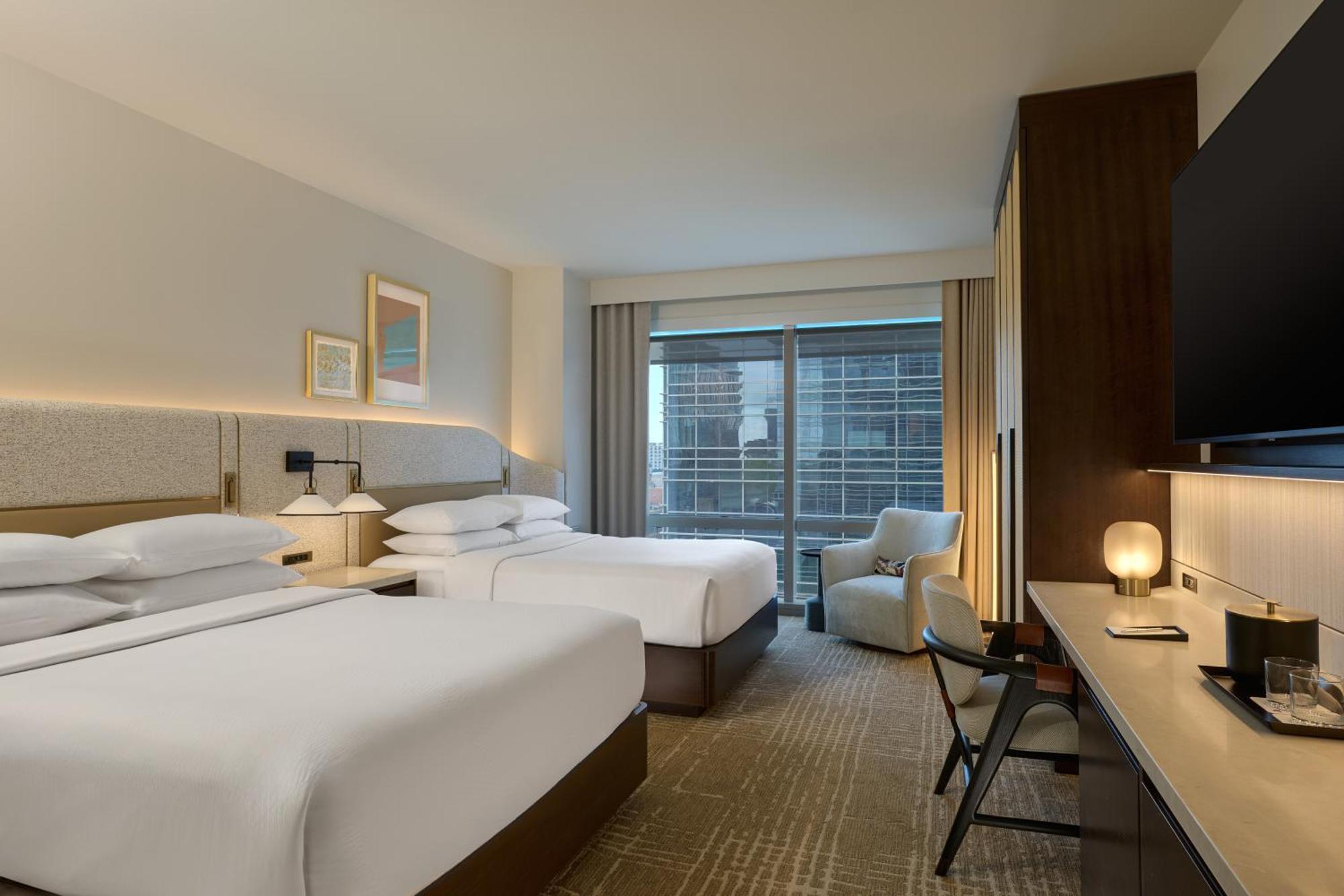 JW Mindful Deluxe Queen Room
