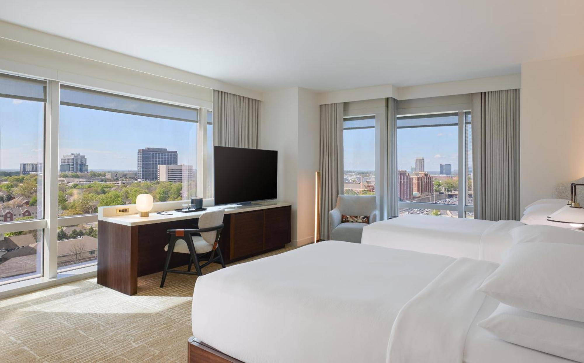JW Mindful Deluxe Queen Room