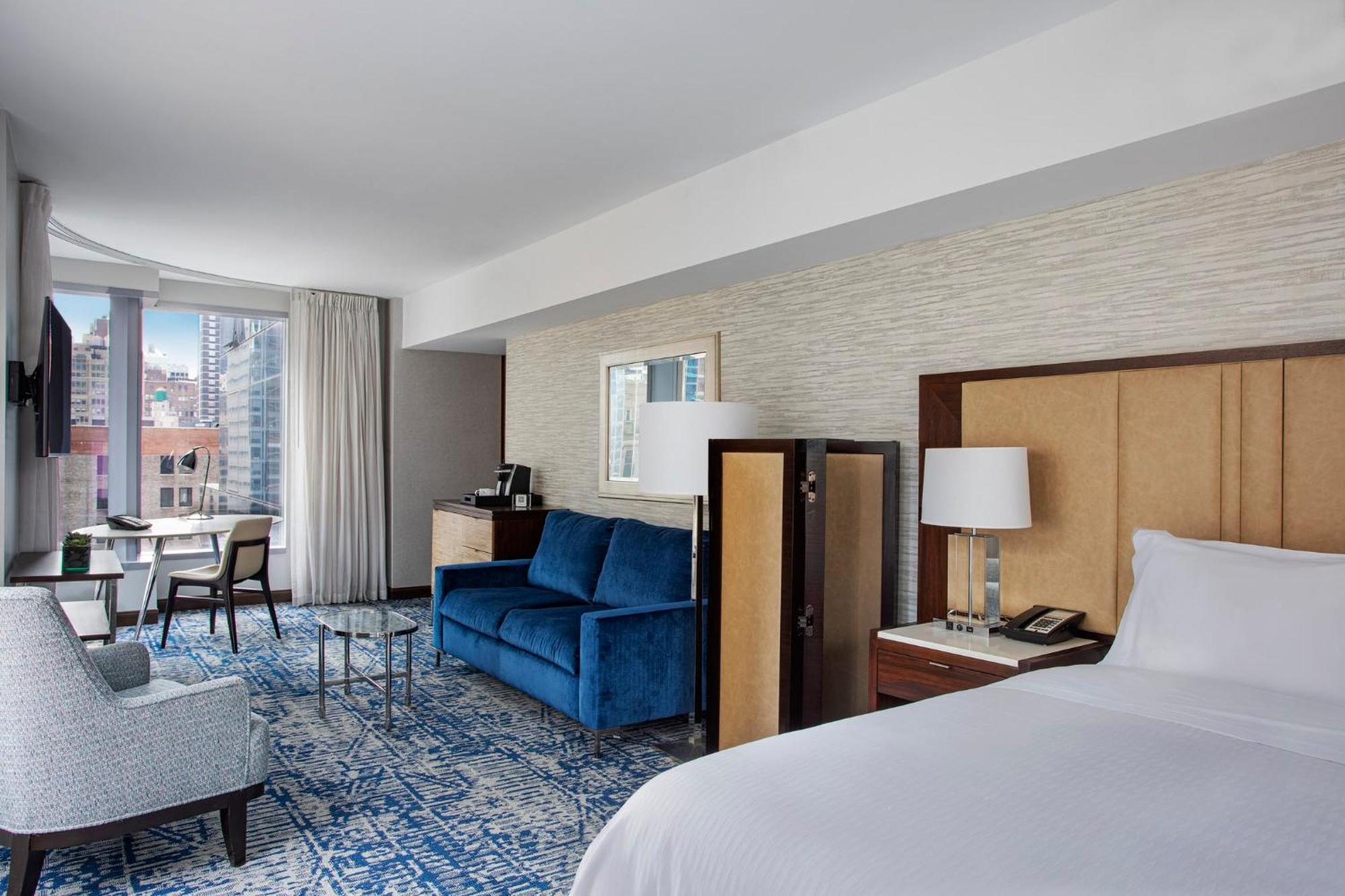 Junior King Suite Midtown View