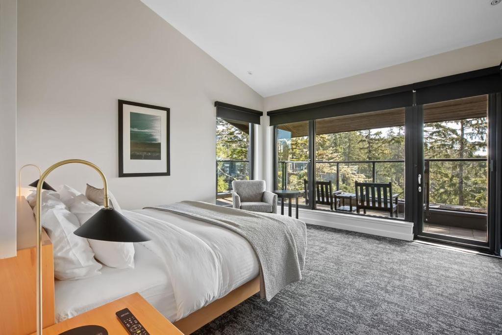 One Bedroom Lodge Rainforest Suite