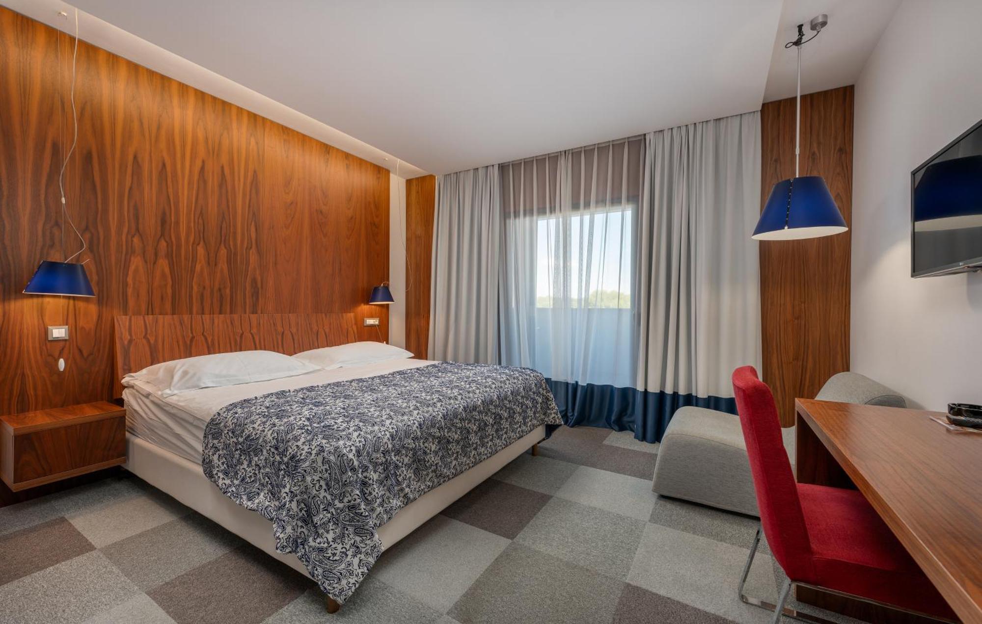 Double Room Balcony Side Sea View