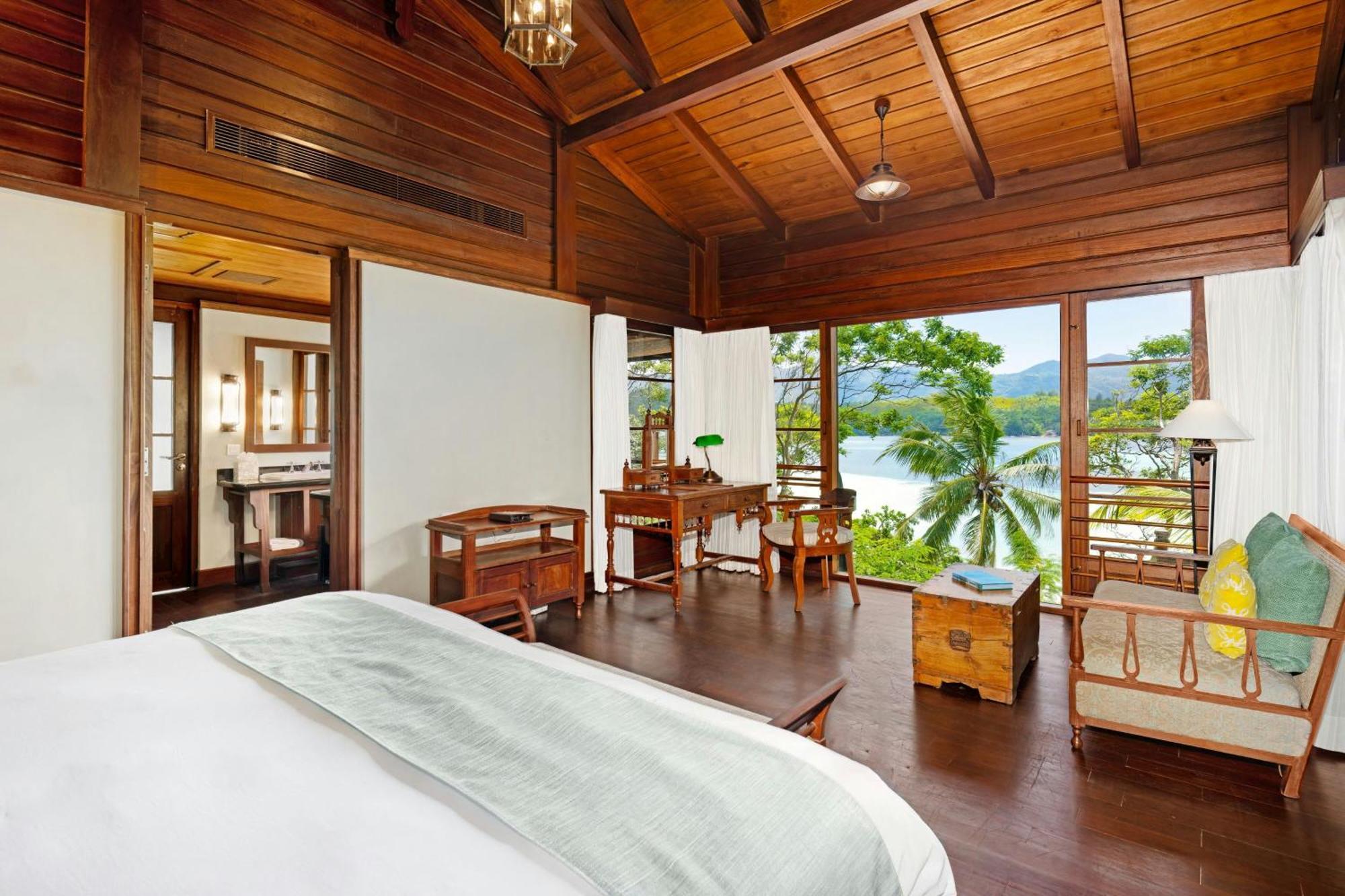 One-Bedroom Superior Pool Villa King Bed Ocean View
