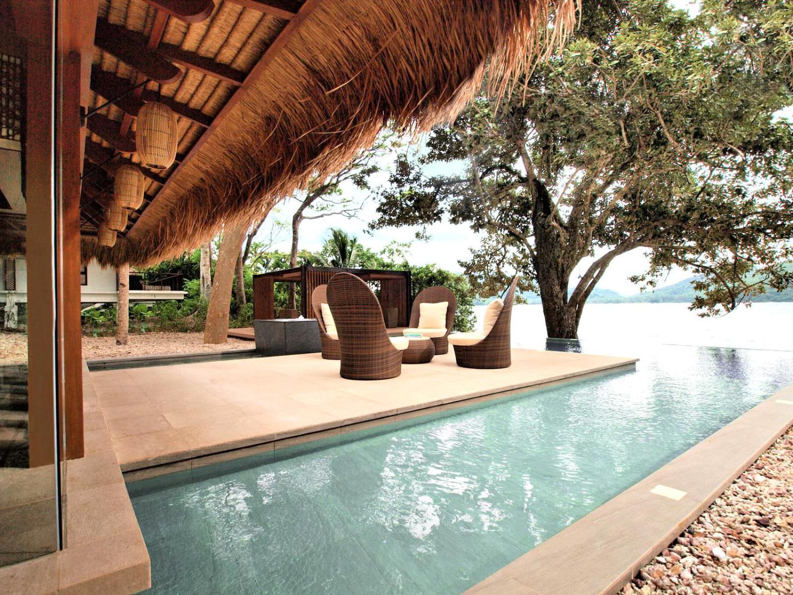 1 King Bed Kalaw Villa Access to Private Pool
