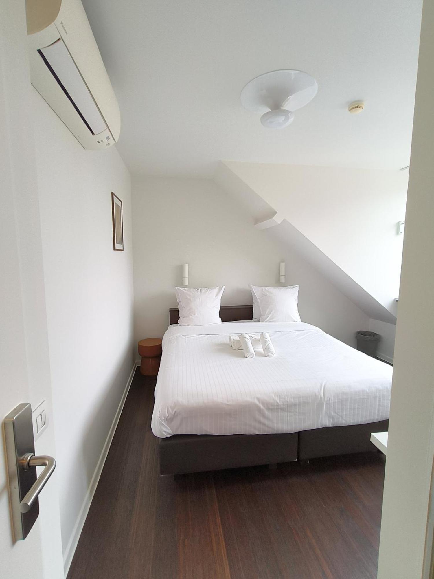 Small Double Room,1770486879:JPEG