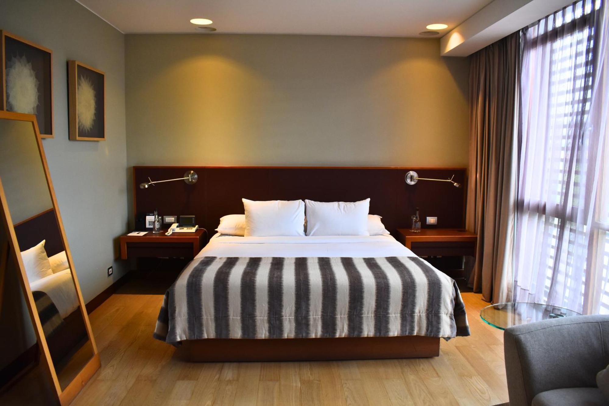 Deluxe King Room