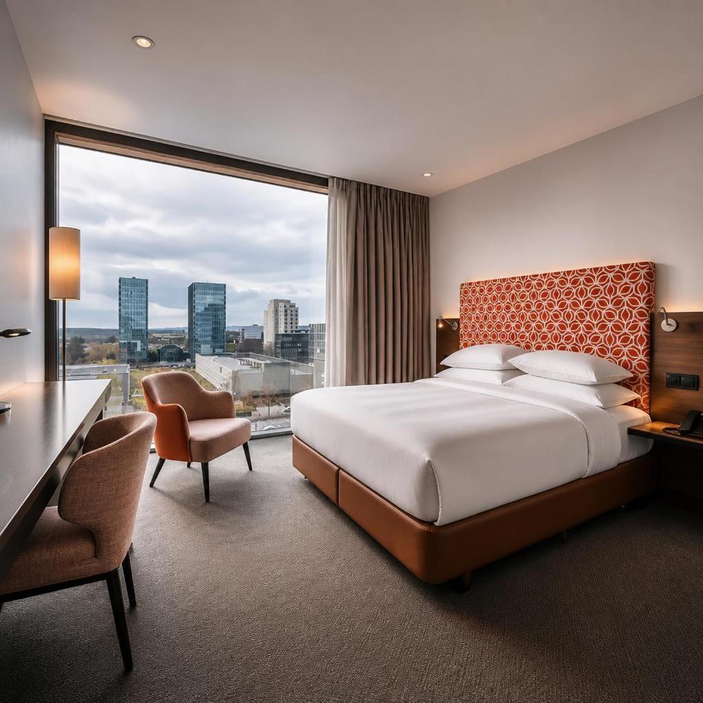 Queen Room,1771482084:JPEG
