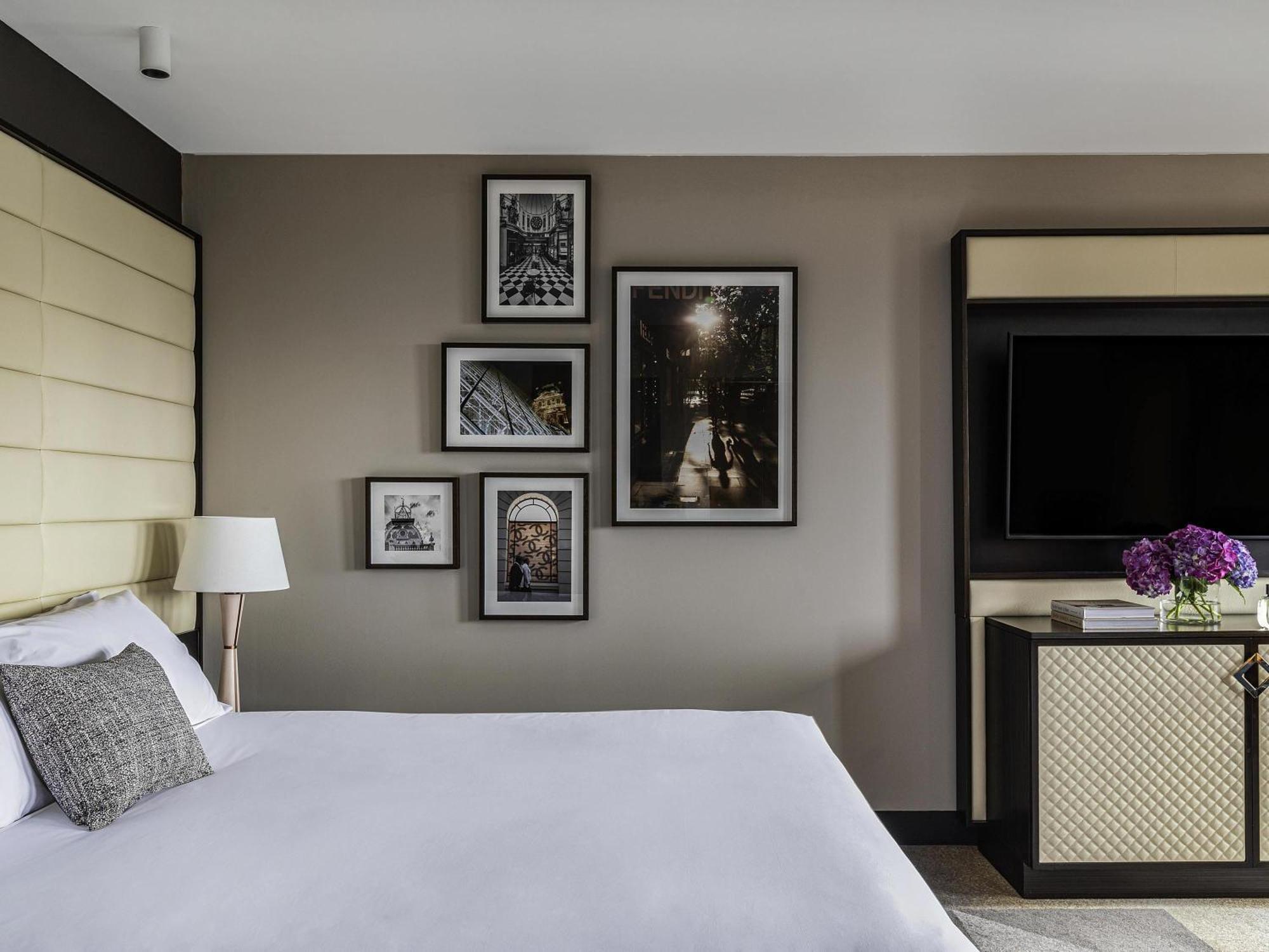 Luxury Corner King Room City or Bay View