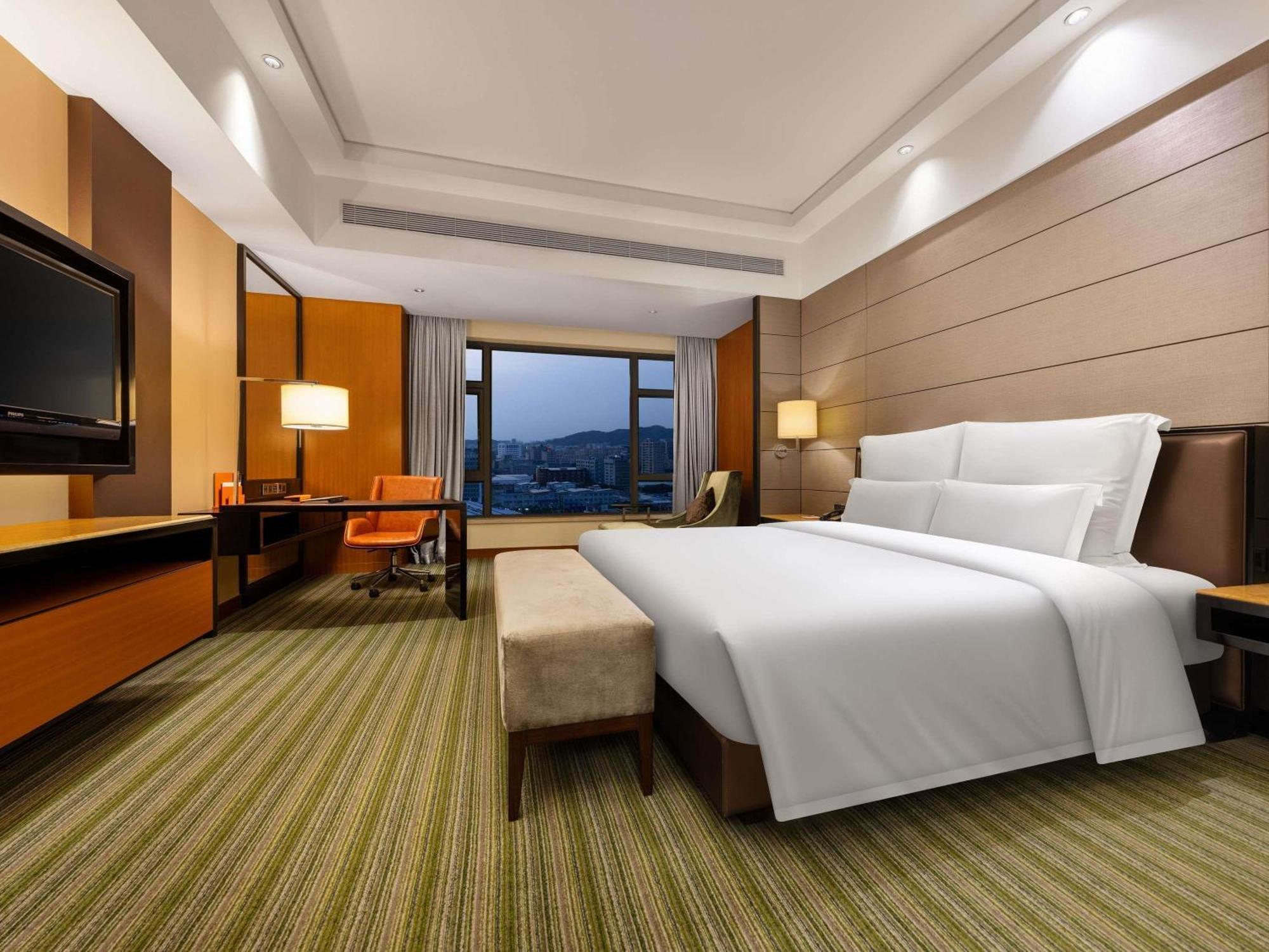 Deluxe King Suite
