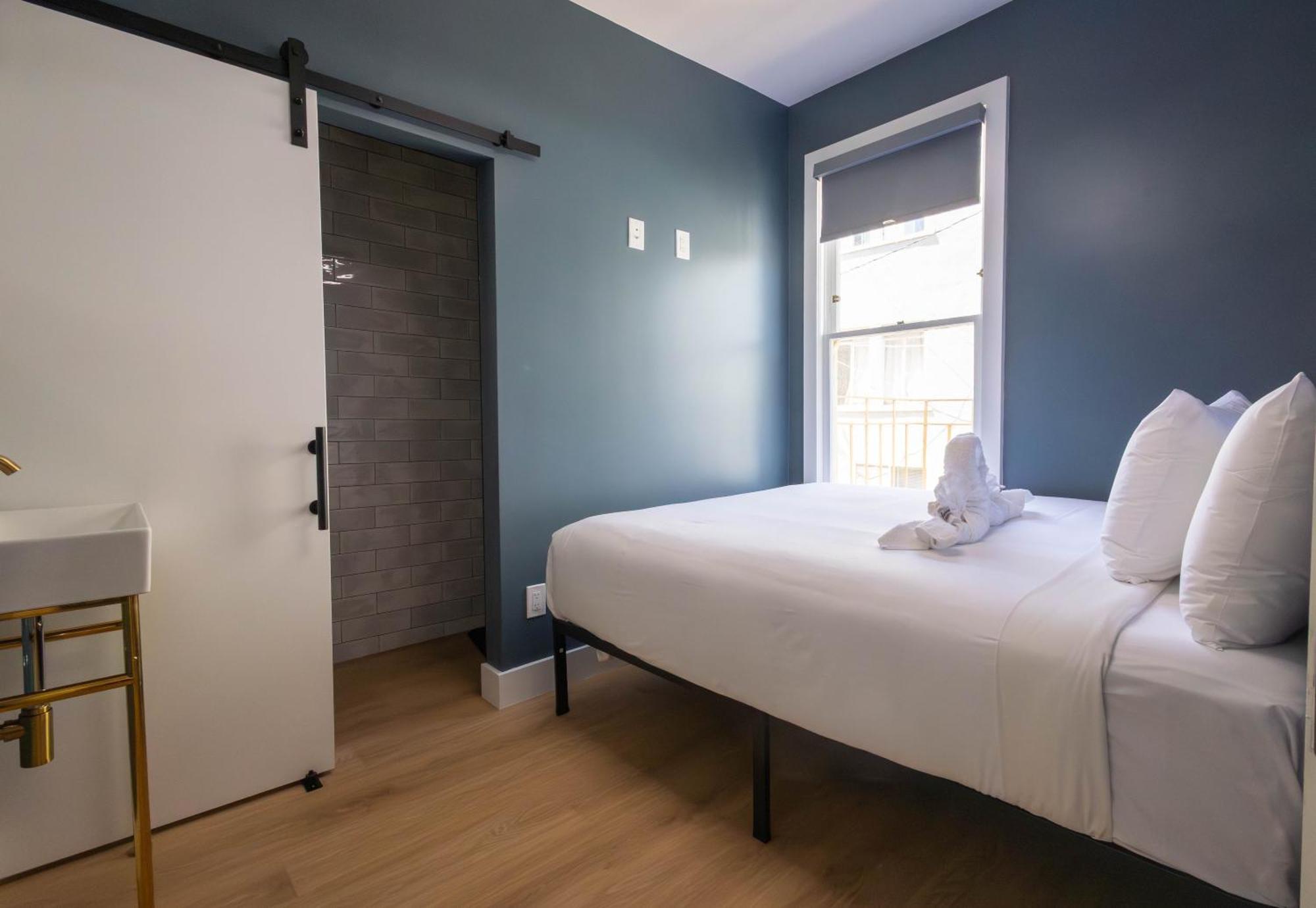 Queen Room Private Bathroom