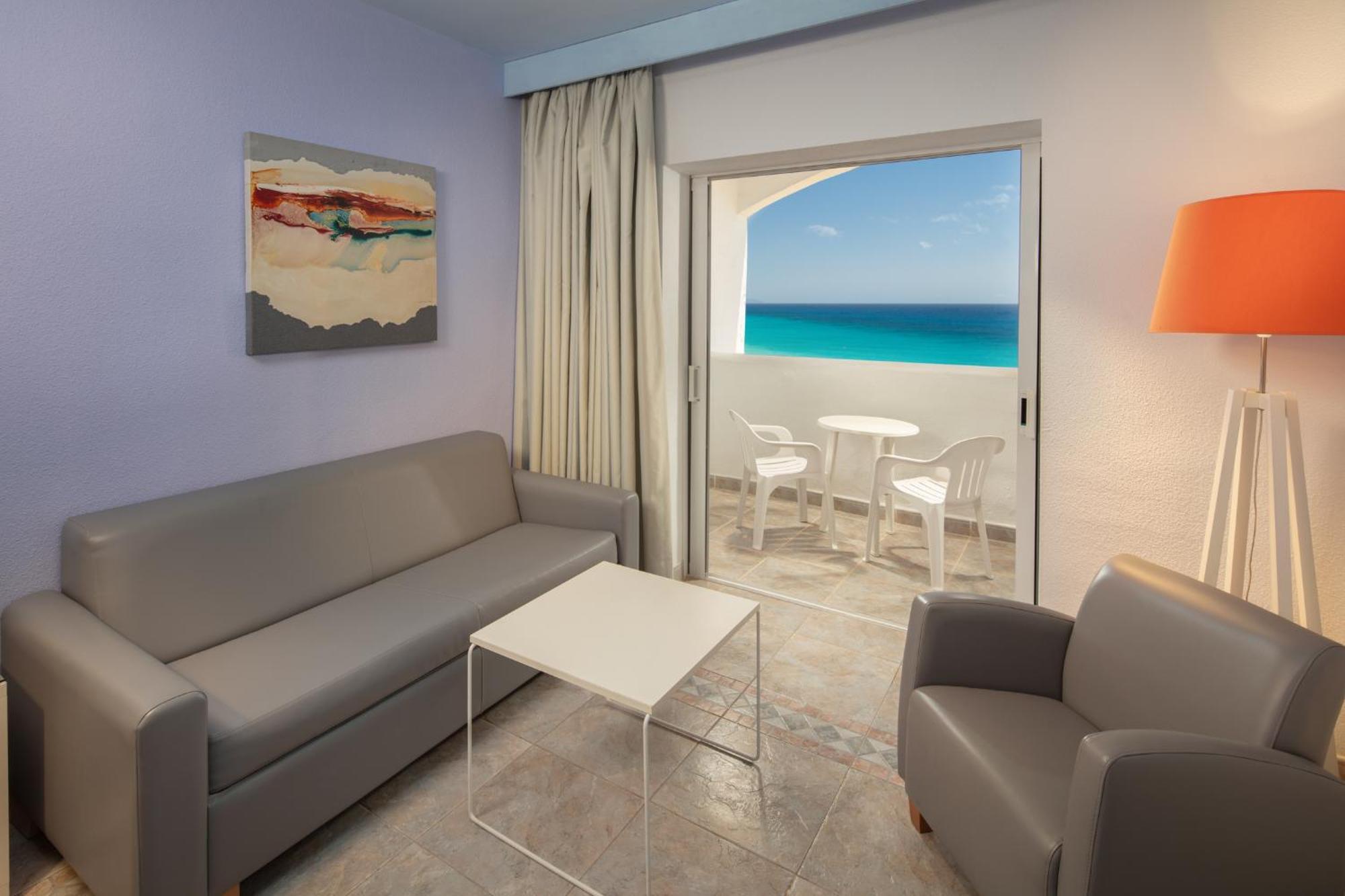 Double or Twin Room Sea View