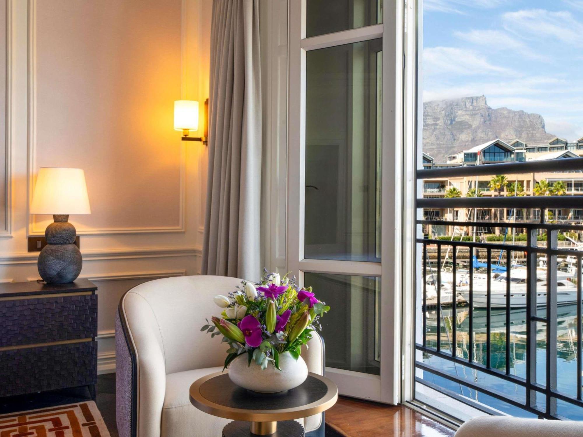 Deluxe Double Room Mountain View Disability Access