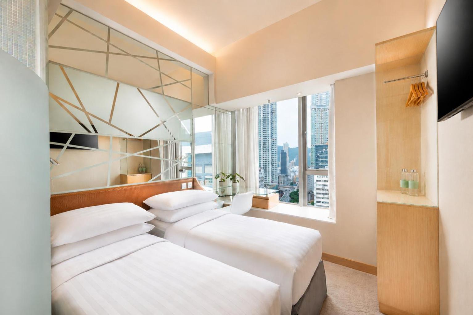 Superior Queen or Twin Room City View