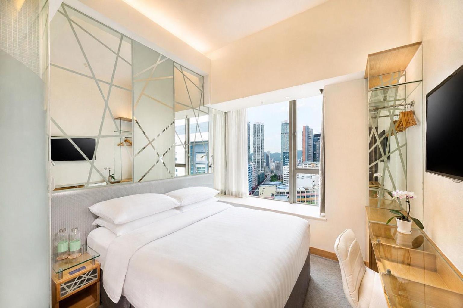 Comfort Queen or Twin Room