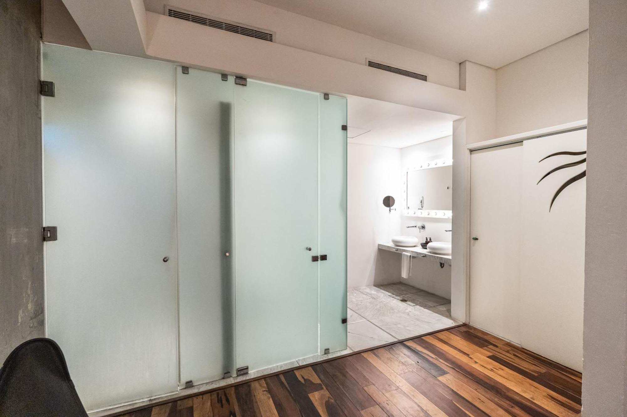 Standard Suite
