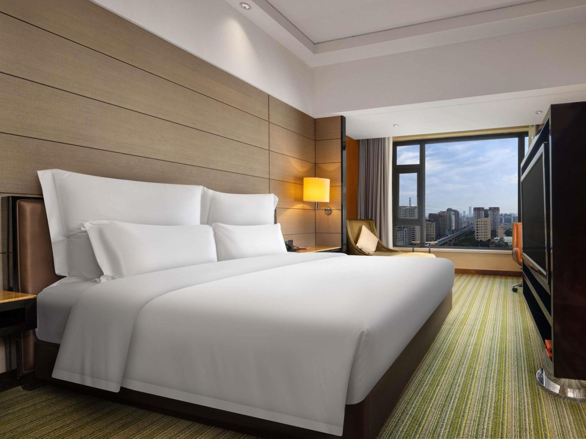 Junior King Suite