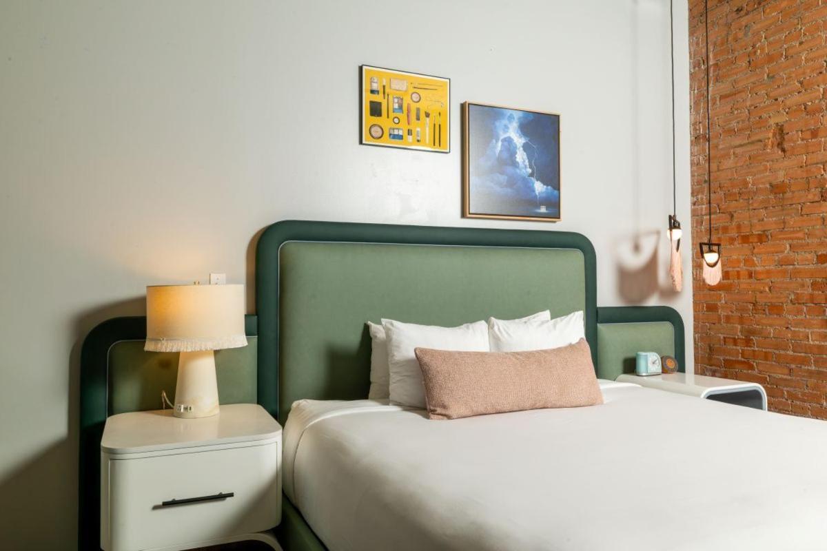 Standard King Room