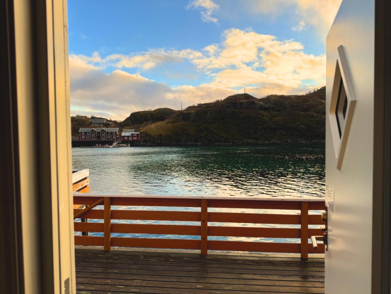 Traditional cabin sea view