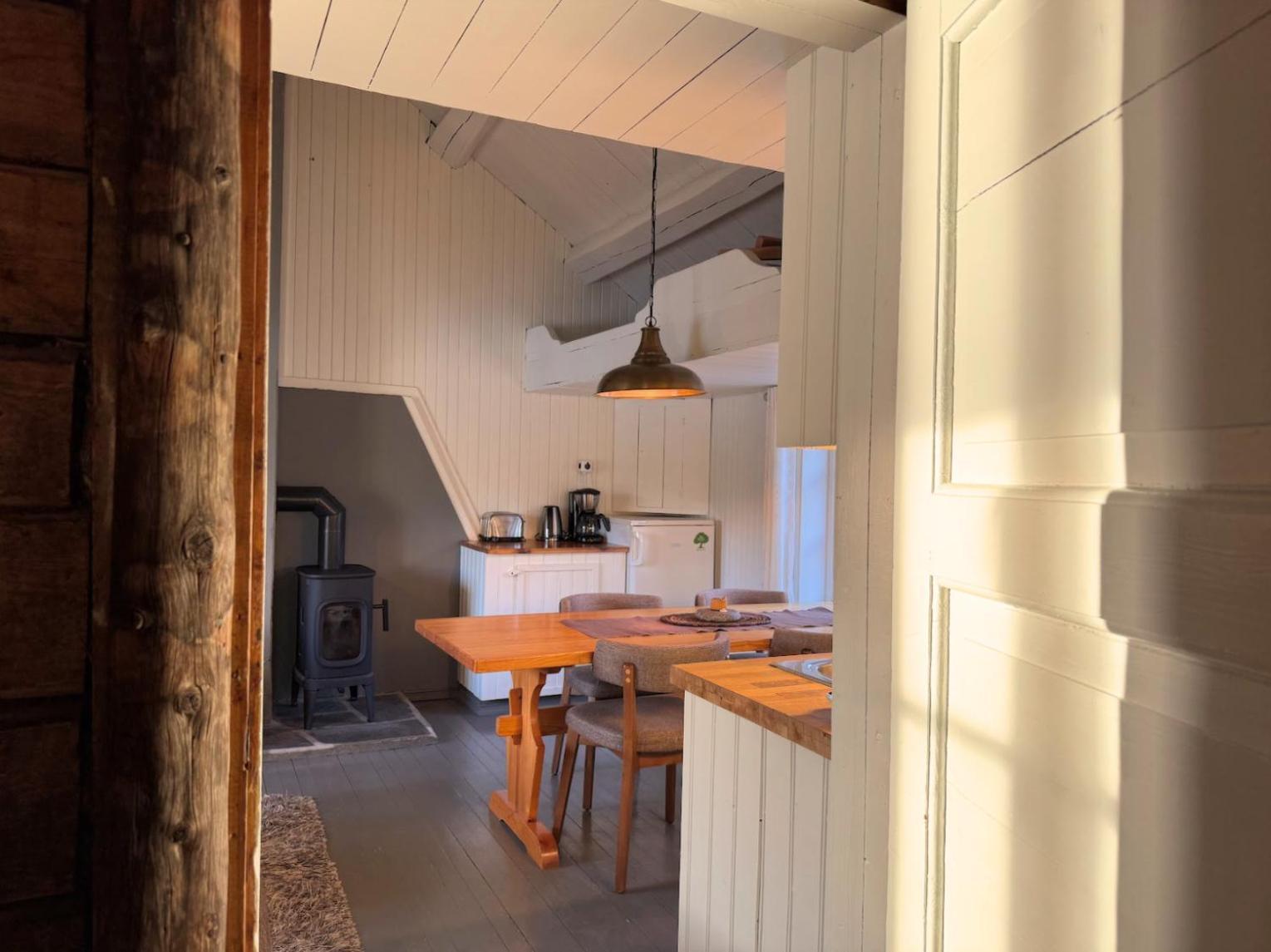 Traditional cabin sea view