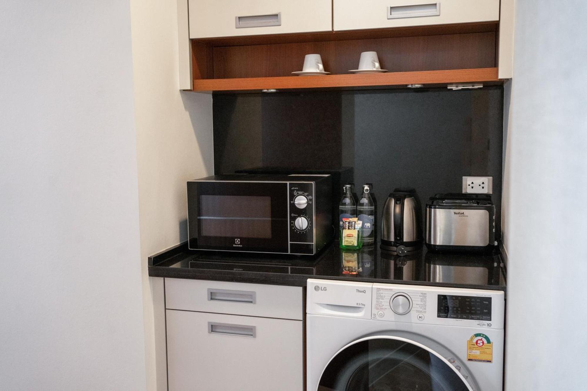 Deluxe 1 Bedroom Suite