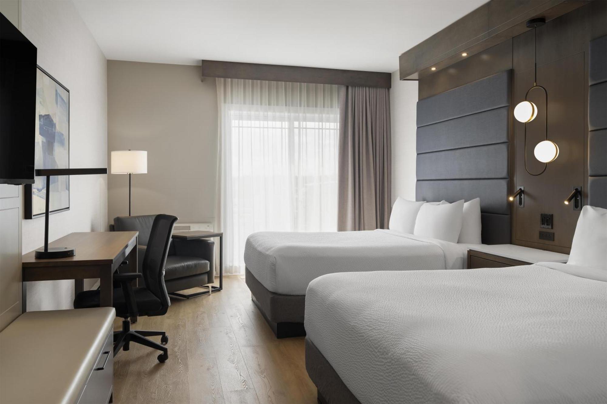 Executive Queen Room Two Queen Beds Patio Non-Smoking