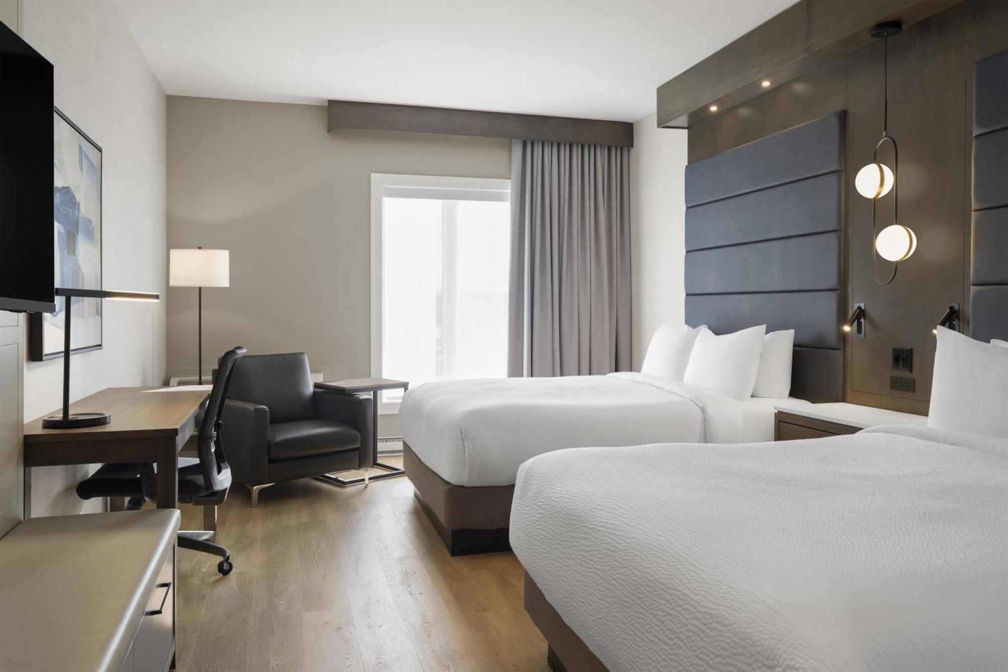 Executive Queen Room Two Queen Beds Rain Shower Non-Smoking