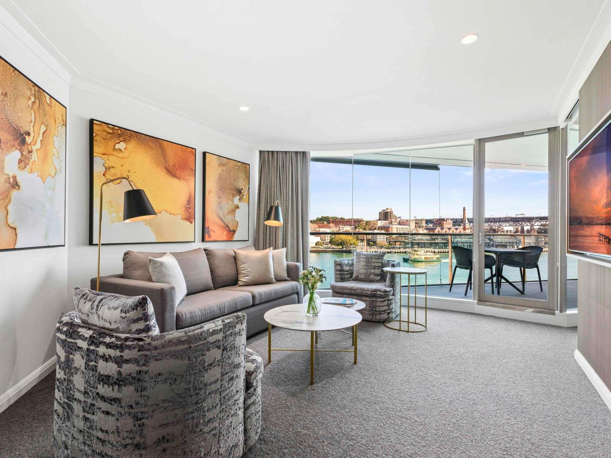 Deluxe One-Bedroom Apartment Harbour View