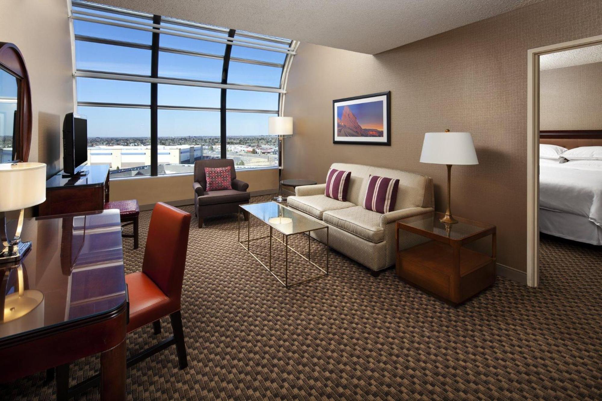 Deluxe King Room Sky View Non-Smoking