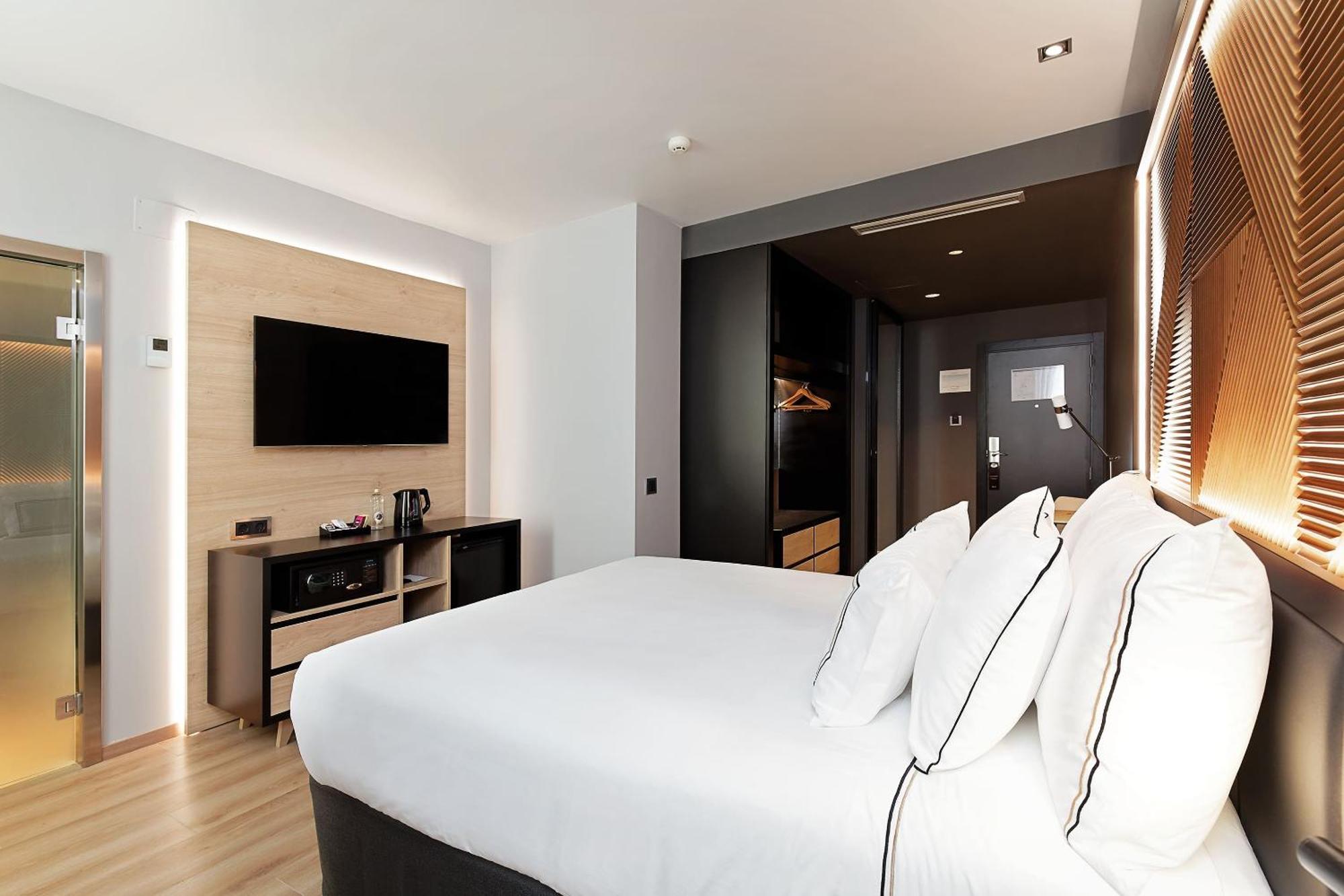 Melia Queen Room,1772055010:JPEG