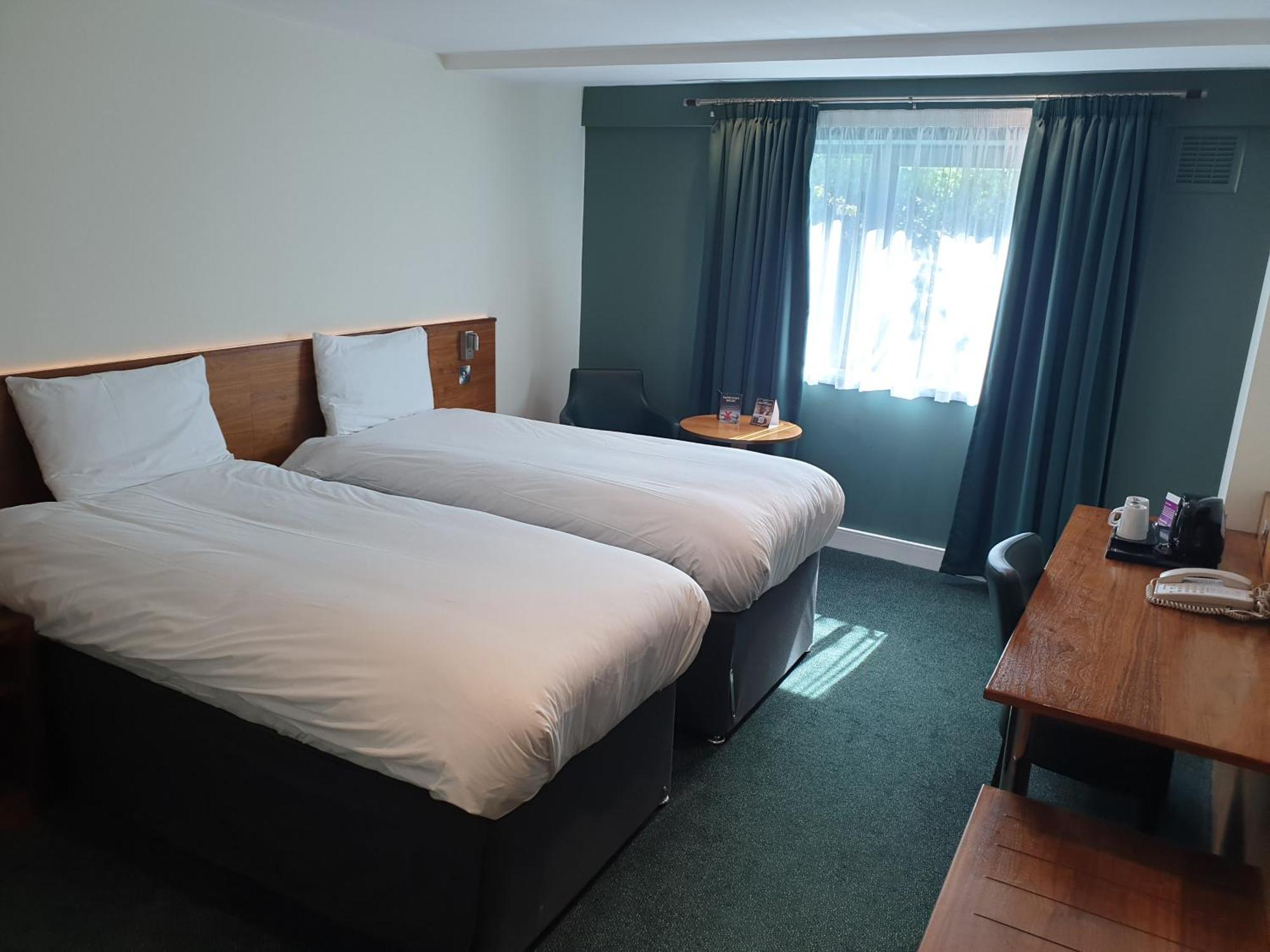 Double or Twin Room Disability Access Hot