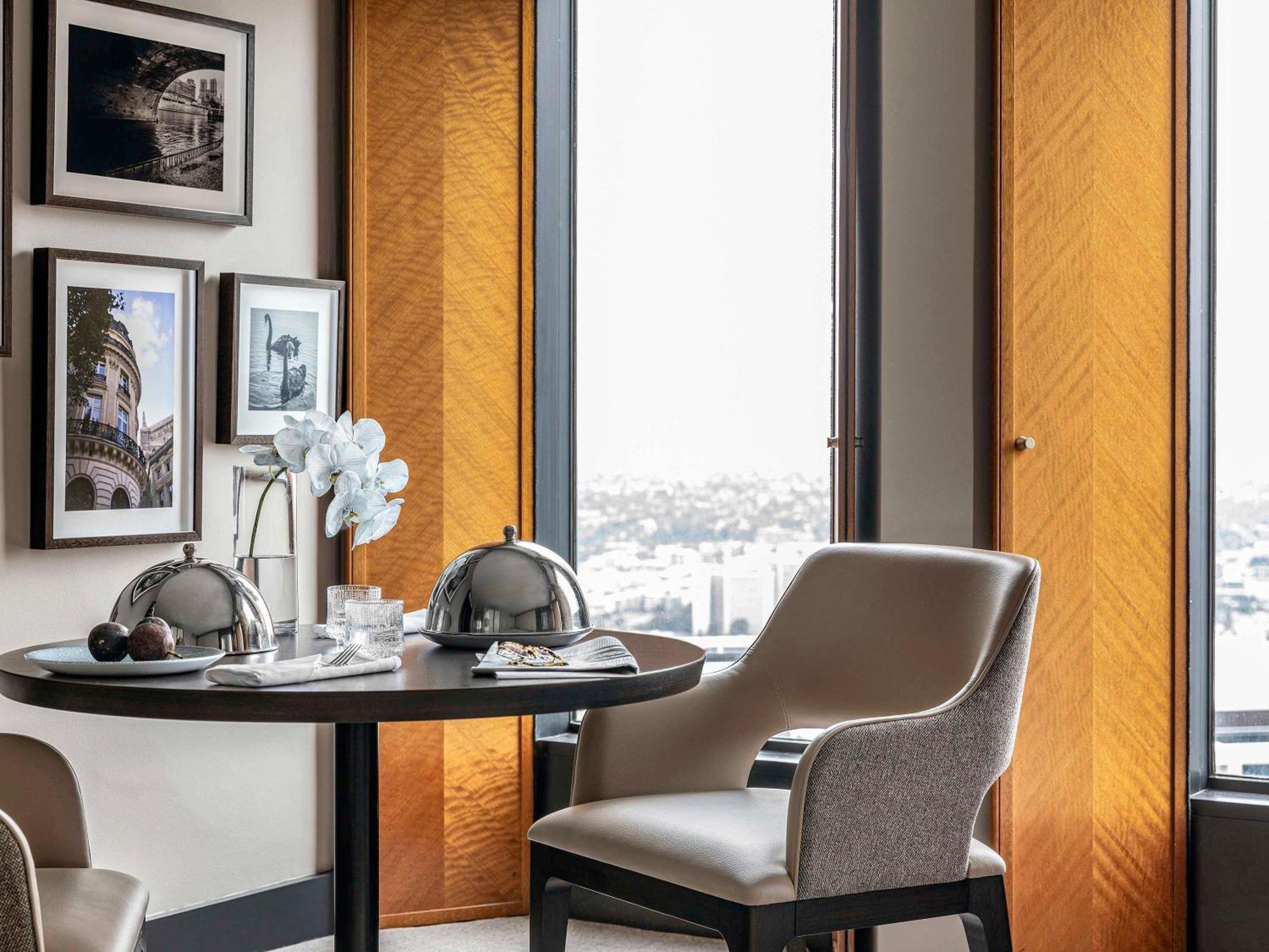 Luxury Club King Room City View Club Lounge Access
