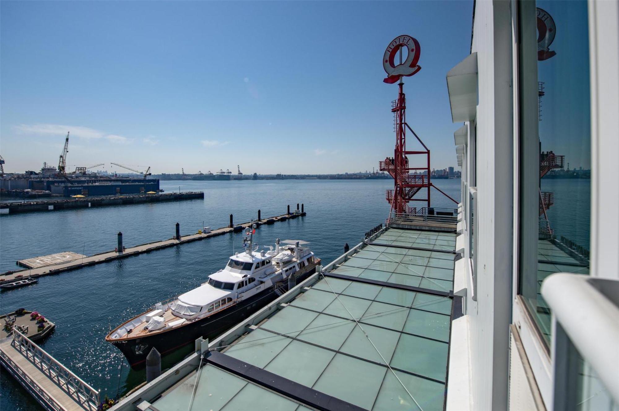 Coast Premium Two Queens